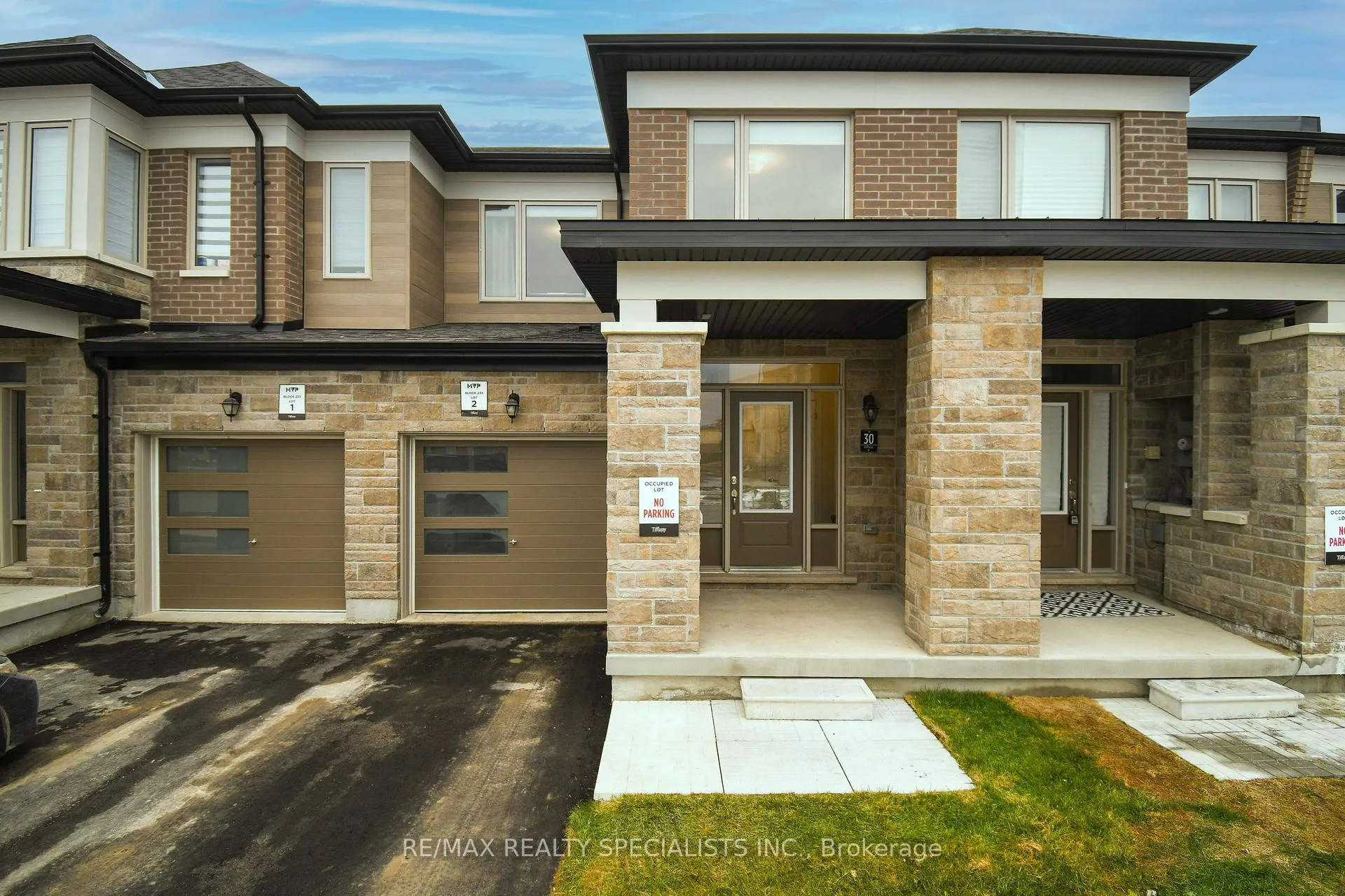 Photo 2 of 30 Valleybrook Road, Barrie, Rural Barrie Southeast — HOMEH