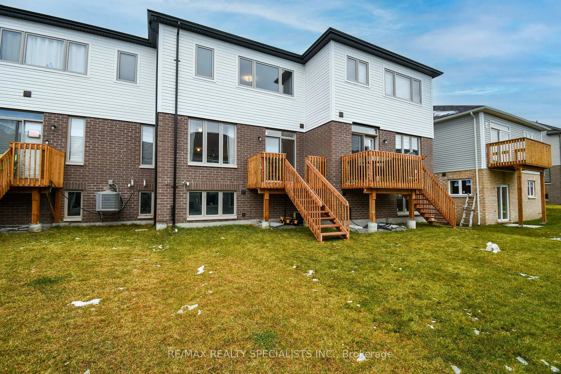 Photo 5 of 30 Valleybrook Road, Barrie, Rural Barrie Southeast — HOMEH
