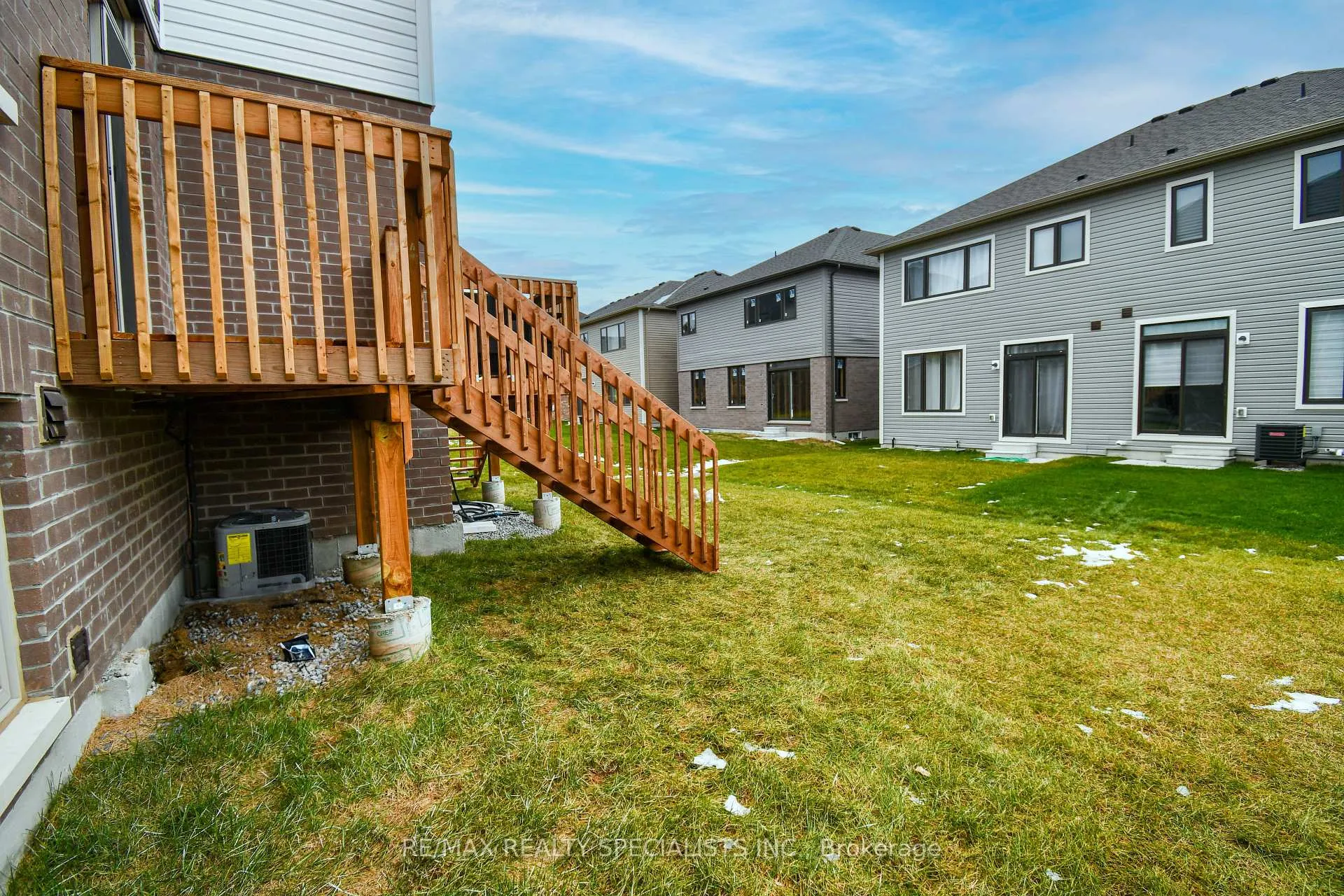 Photo 6 of 30 Valleybrook Road, Barrie, Rural Barrie Southeast — HOMEH