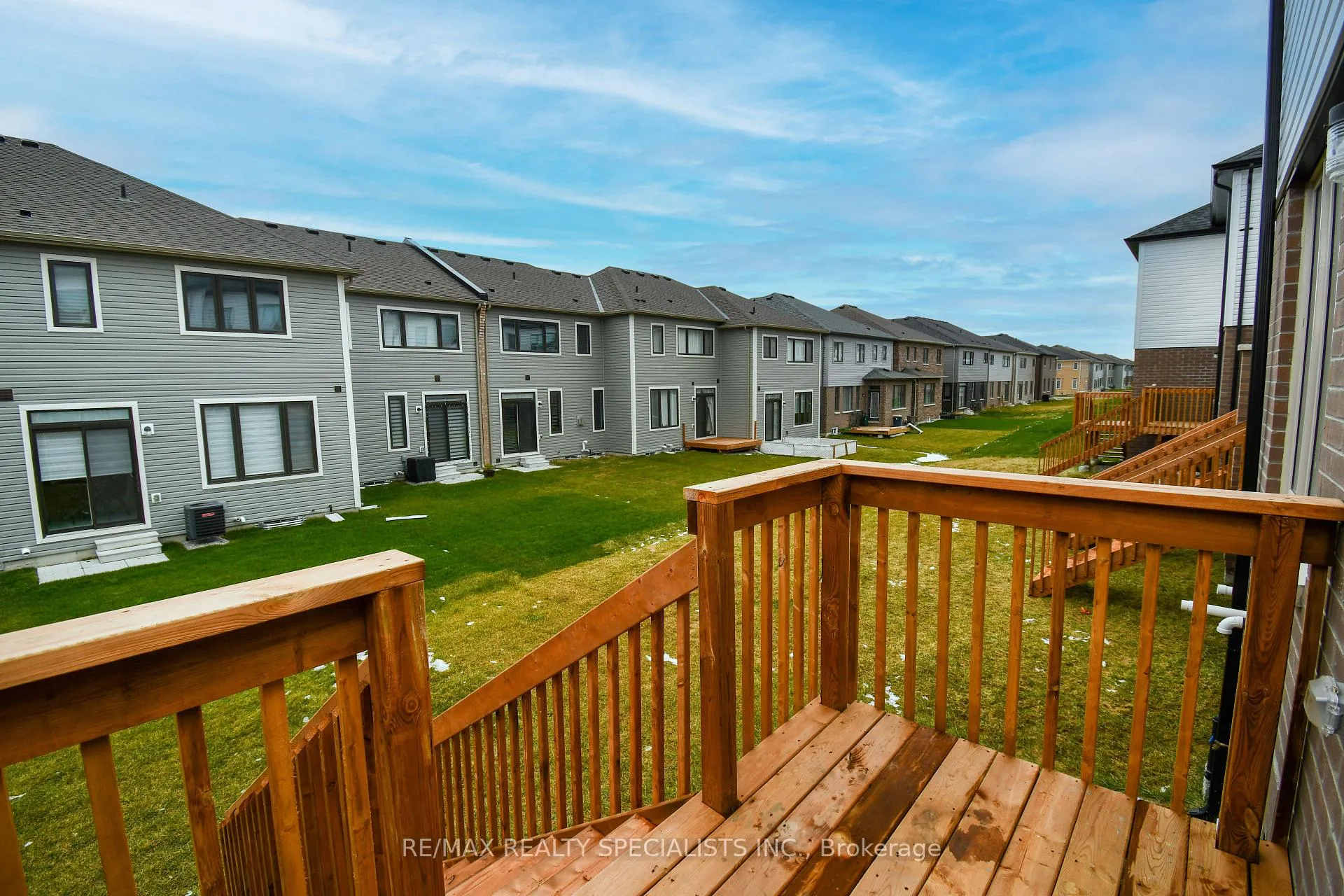 Photo 7 of 30 Valleybrook Road, Barrie, Rural Barrie Southeast — HOMEH