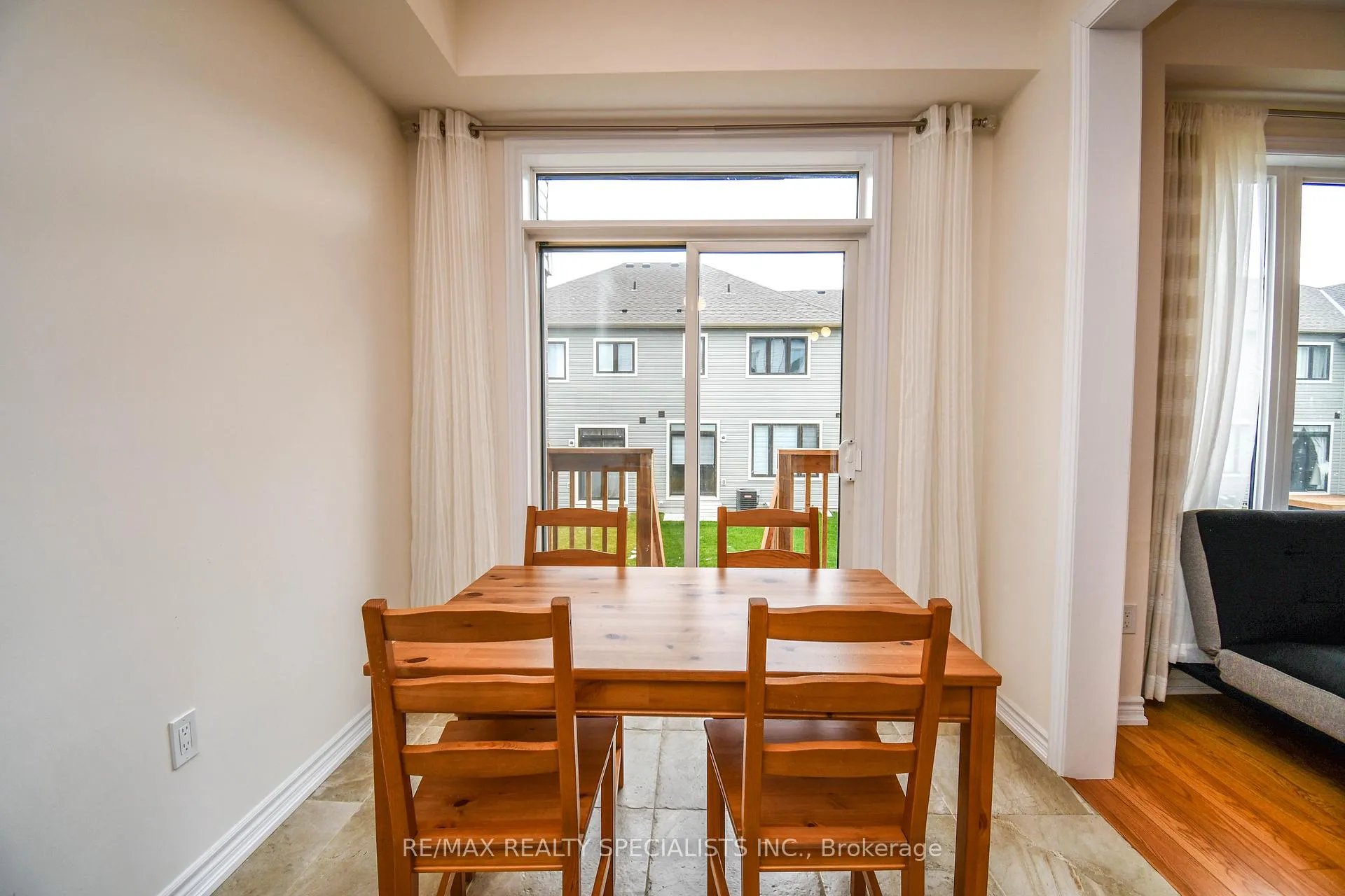 Photo 17 of 30 Valleybrook Road, Barrie, Rural Barrie Southeast — HOMEH