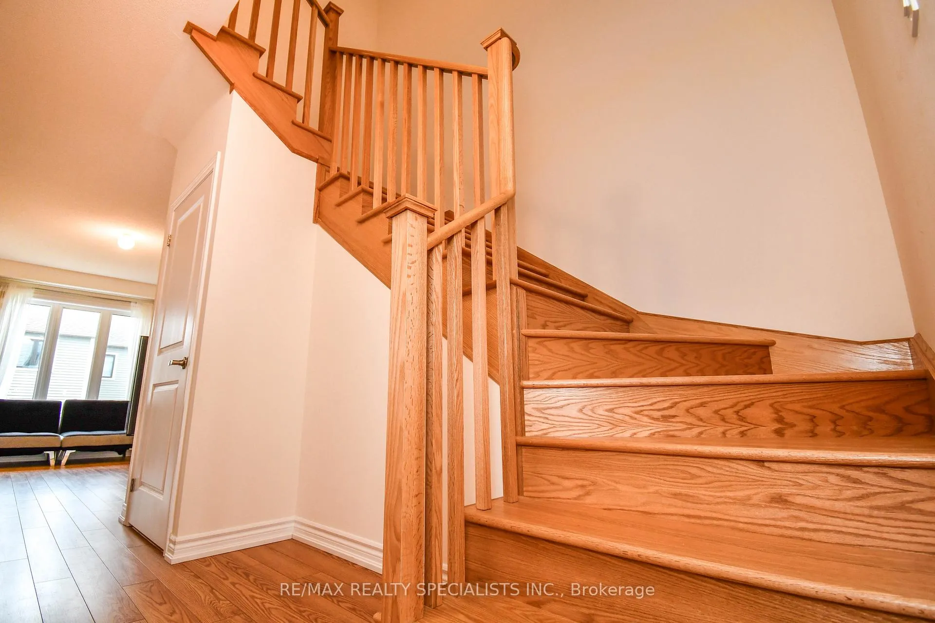 Photo 18 of 30 Valleybrook Road, Barrie, Rural Barrie Southeast — HOMEH