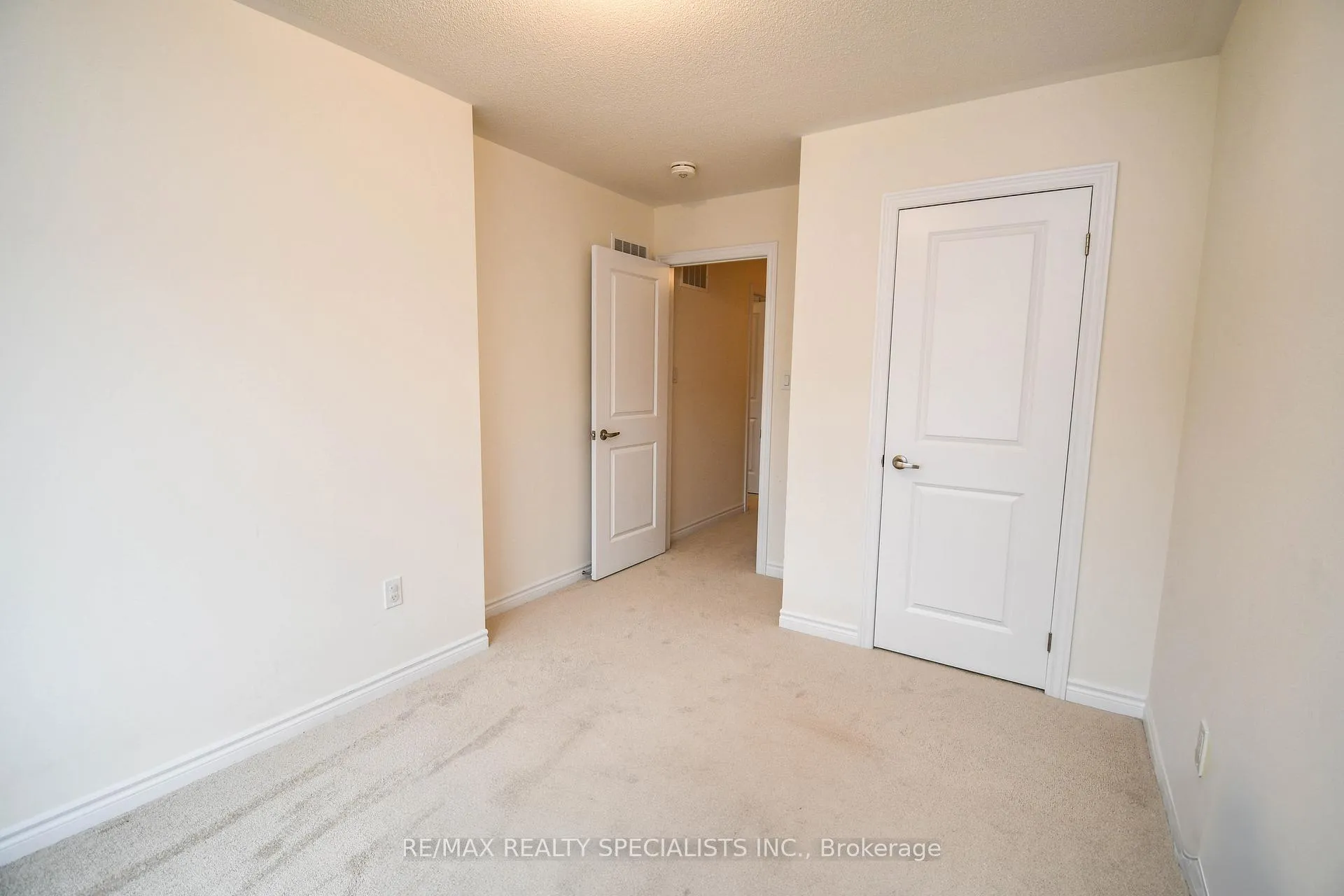 Photo 24 of 30 Valleybrook Road, Barrie, Rural Barrie Southeast — HOMEH