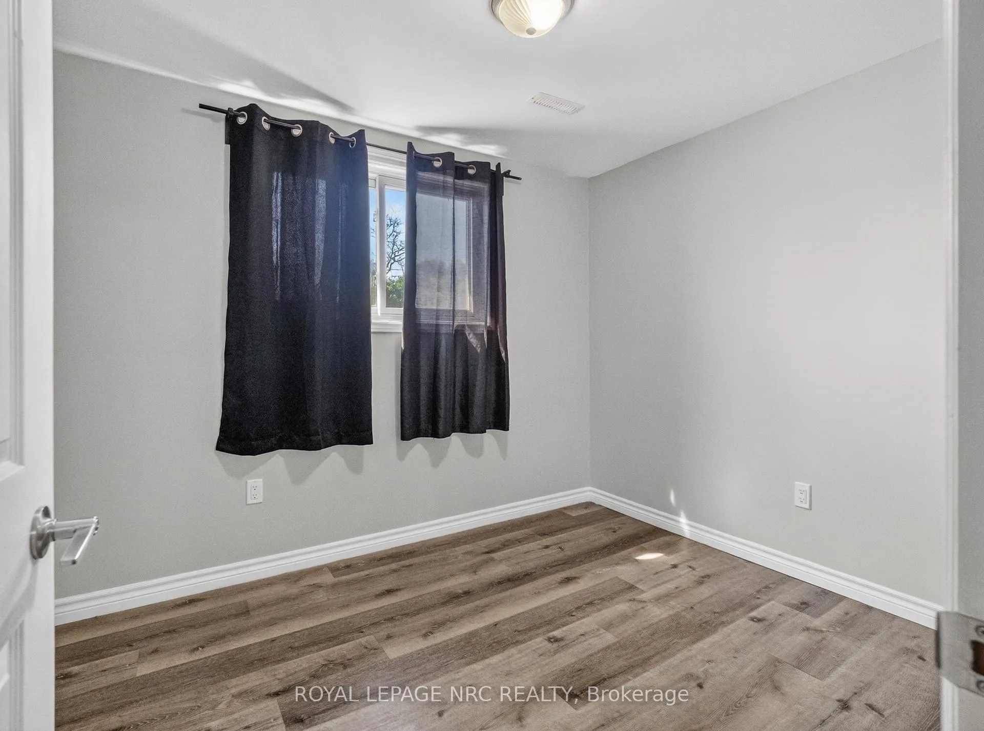 Photo 7 of Unit LOWER, 34 Preston Place, Welland, N. Welland — HOMEH