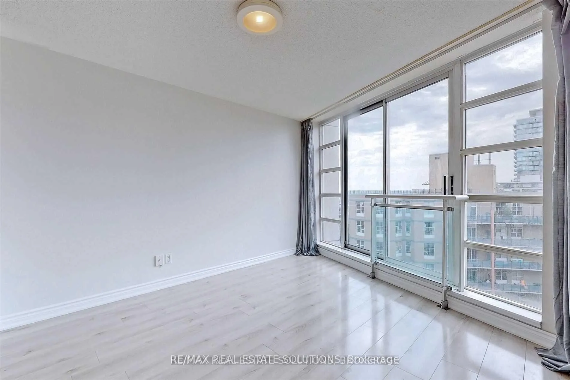 Photo 4 of Unit 1119, 650 Queens Quay W, Toronto, Niagara — HOMEH