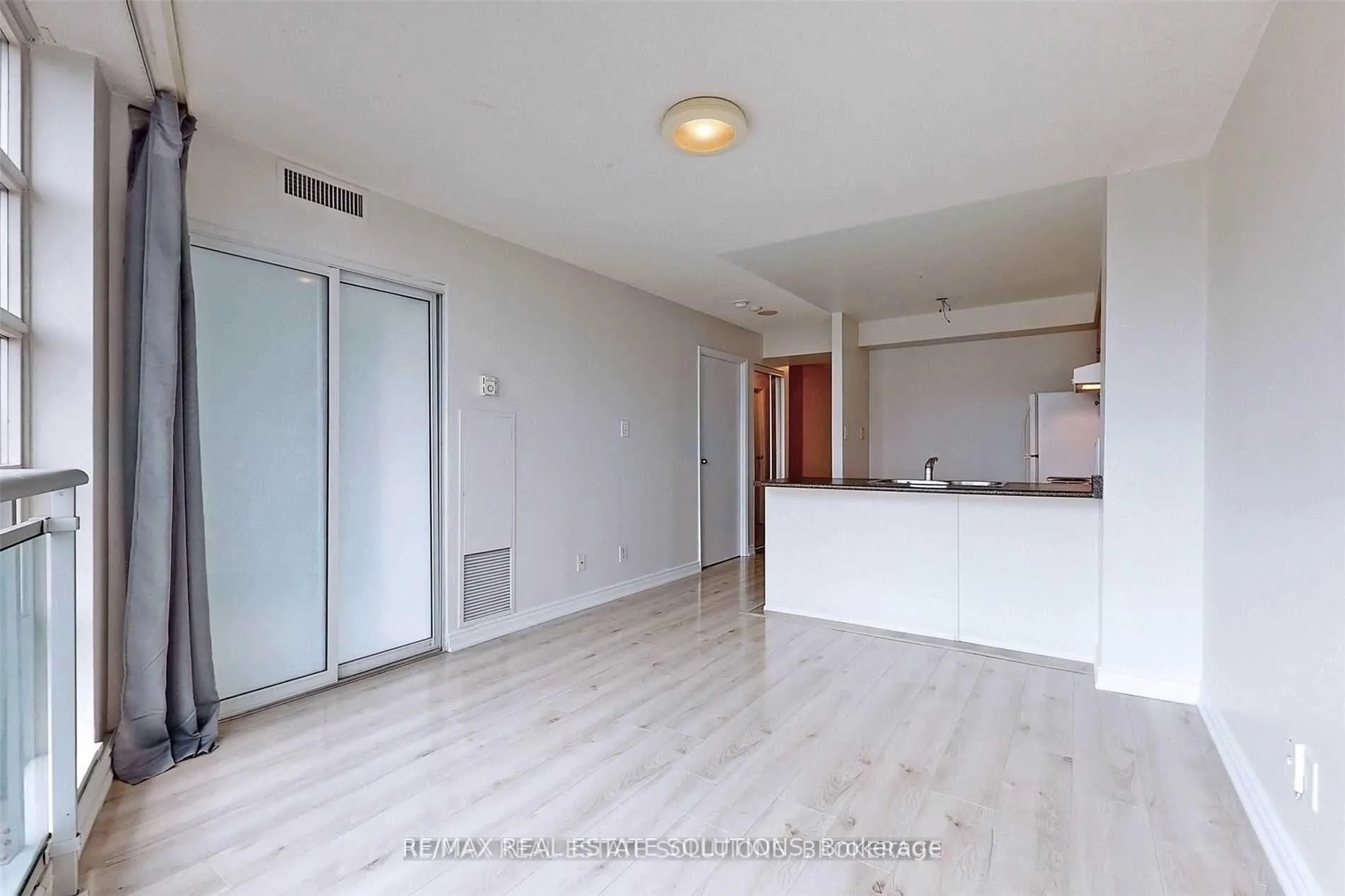 Photo 6 of Unit 1119, 650 Queens Quay W, Toronto, Niagara — HOMEH