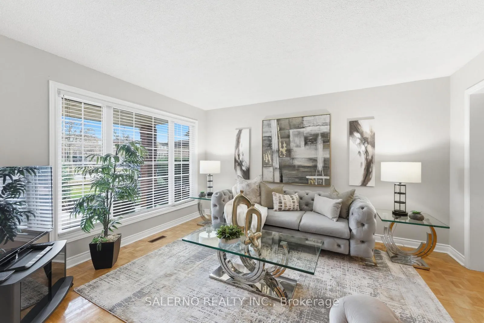 Photo 7 of 125 Kaiser Drive, Vaughan, West Woodbridge — HOMEH