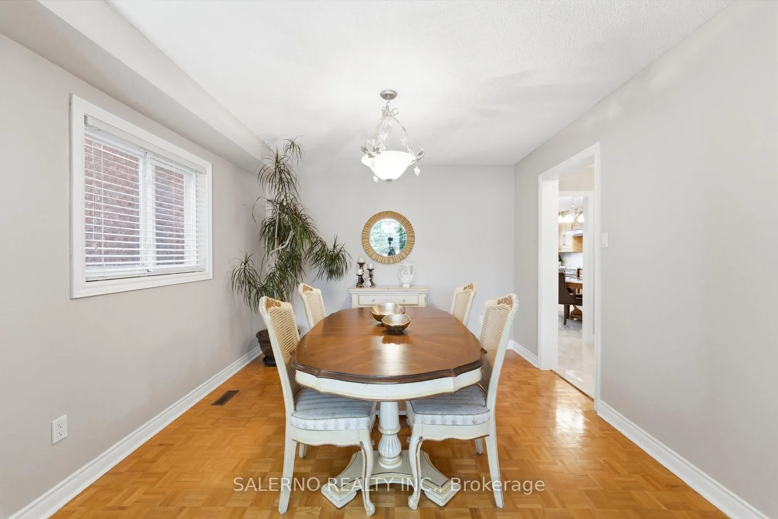 Photo 10 of 125 Kaiser Drive, Vaughan, West Woodbridge — HOMEH