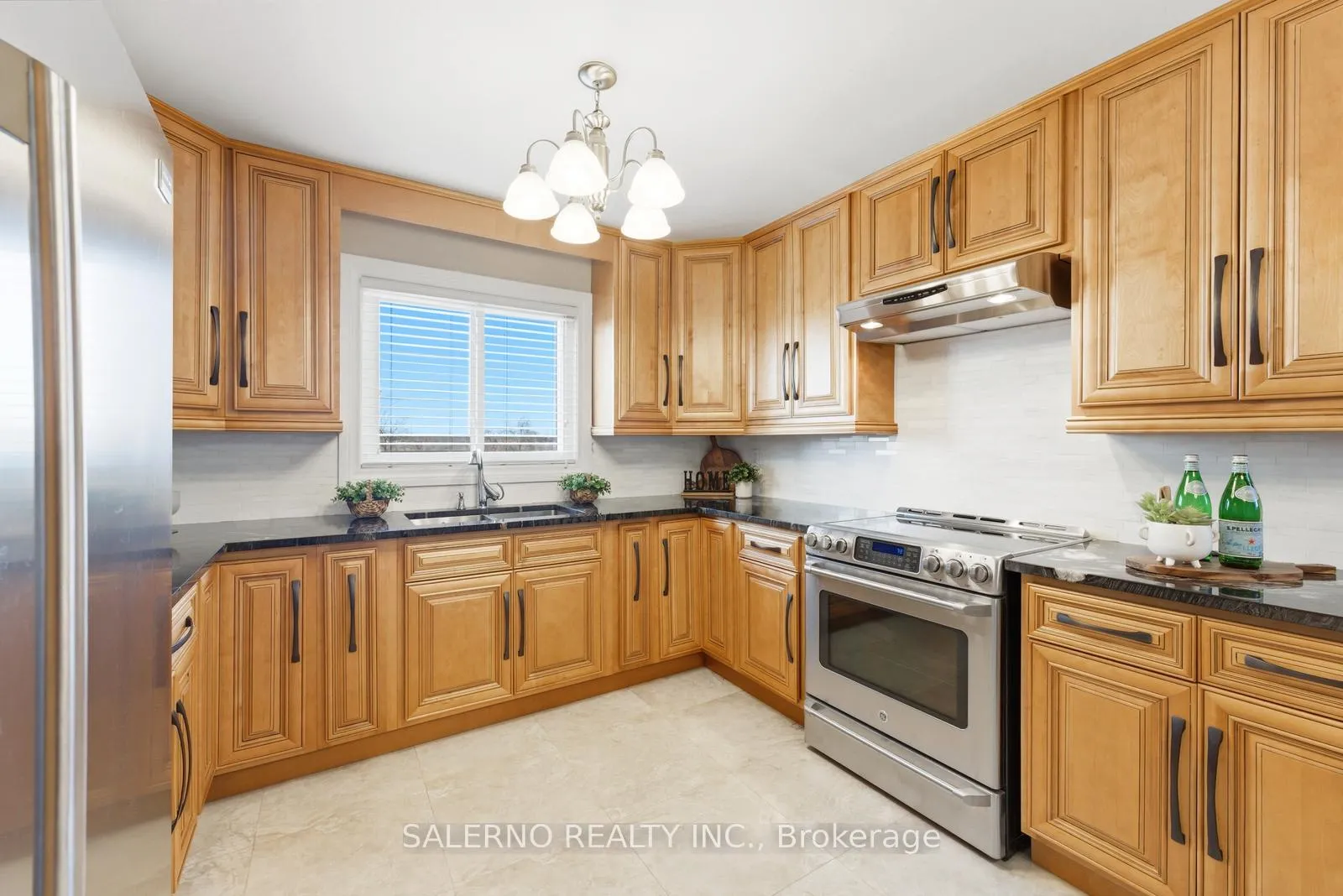 Photo 13 of 125 Kaiser Drive, Vaughan, West Woodbridge — HOMEH