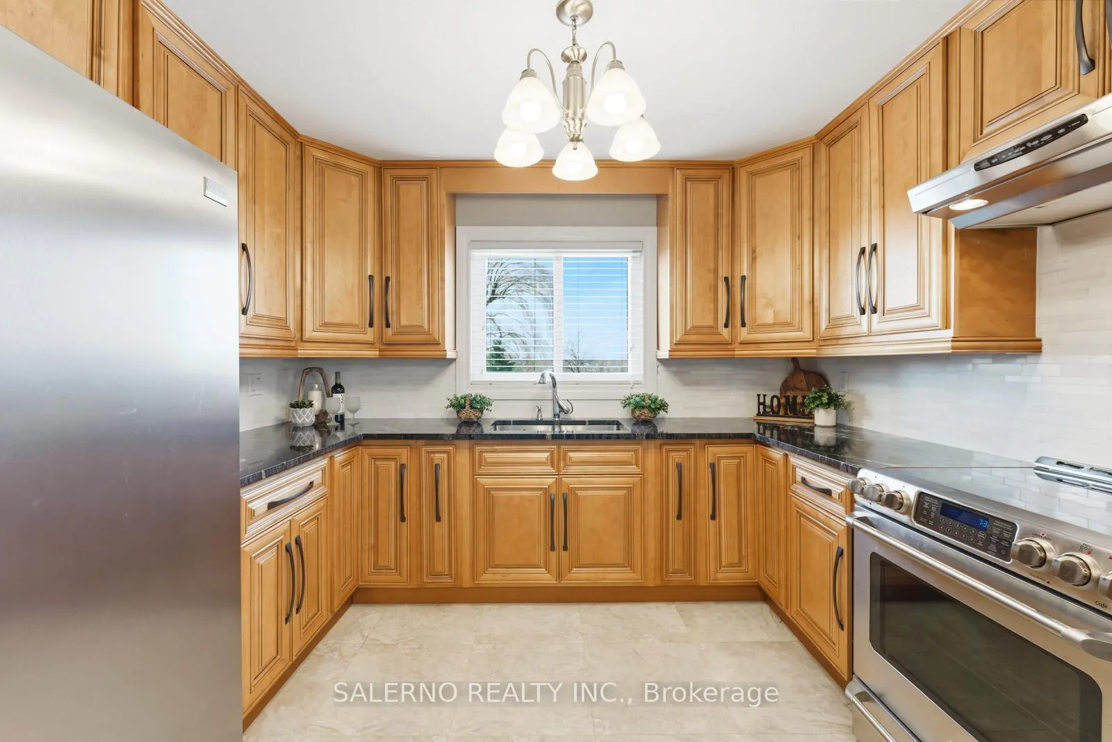 Photo 14 of 125 Kaiser Drive, Vaughan, West Woodbridge — HOMEH
