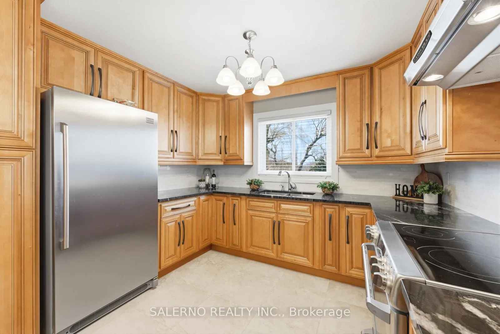 Photo 15 of 125 Kaiser Drive, Vaughan, West Woodbridge — HOMEH