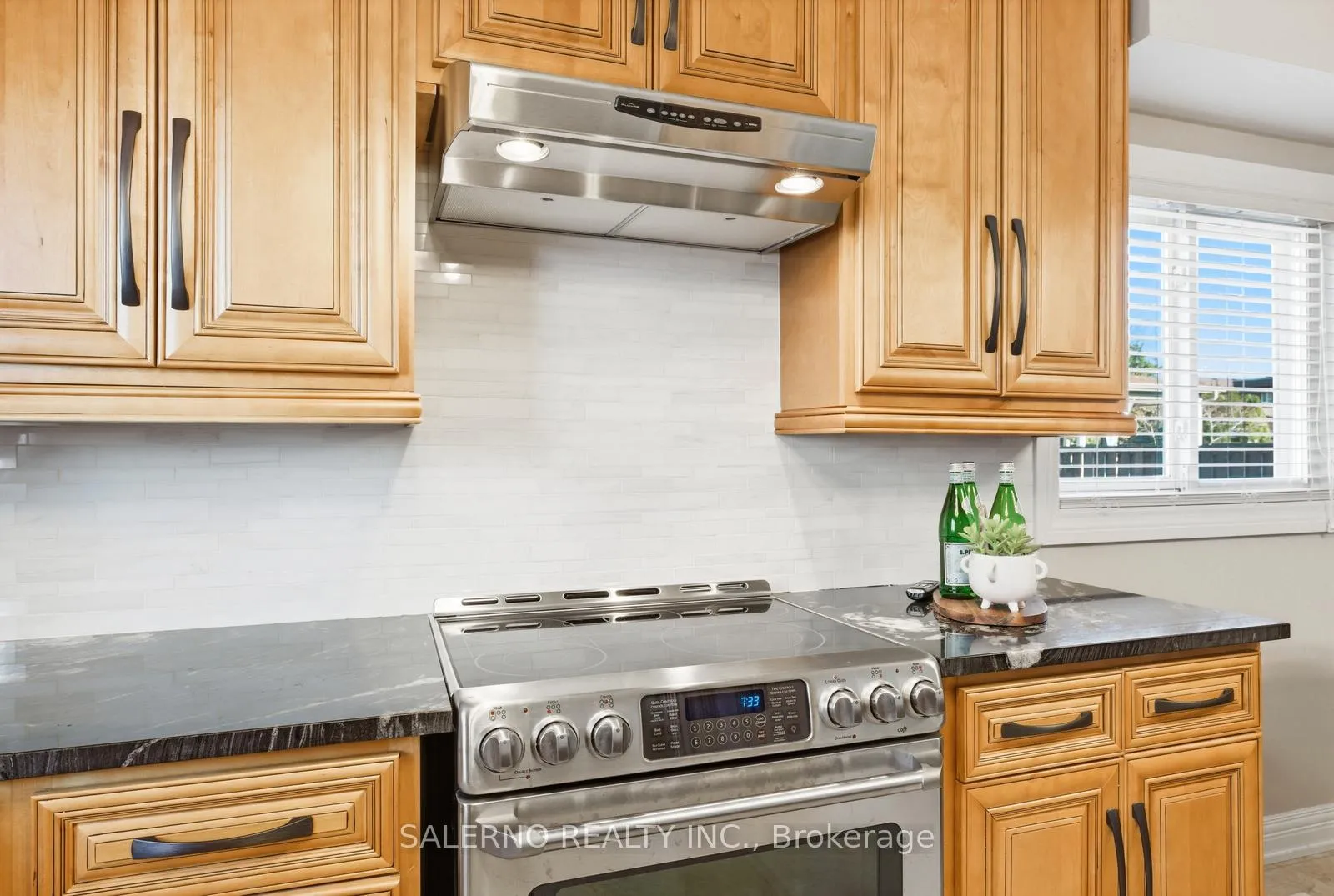 Photo 17 of 125 Kaiser Drive, Vaughan, West Woodbridge — HOMEH