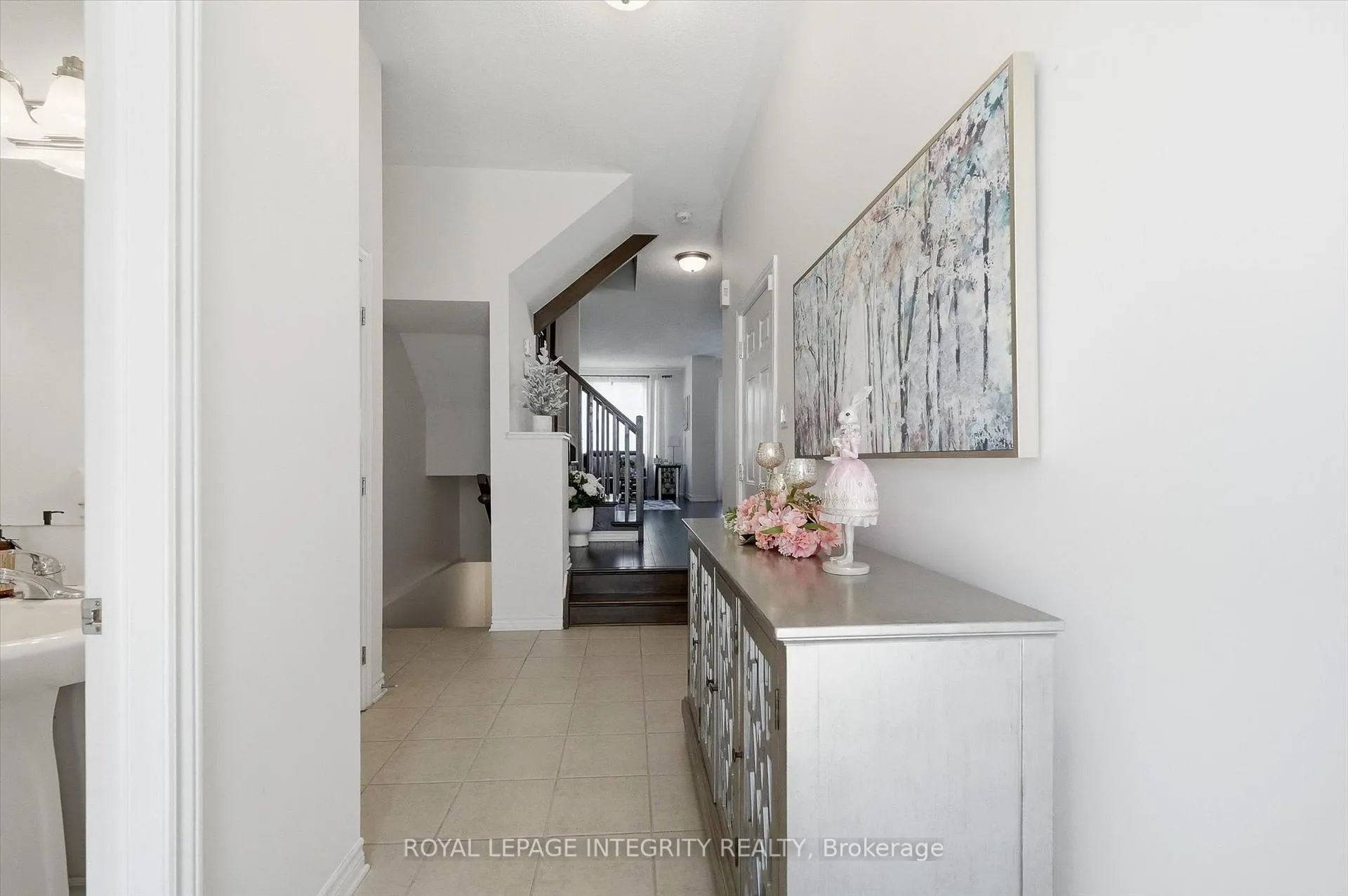 Photo 3 of 418 Rochefort Circle, Ottawa, Avalon West — HOMEH
