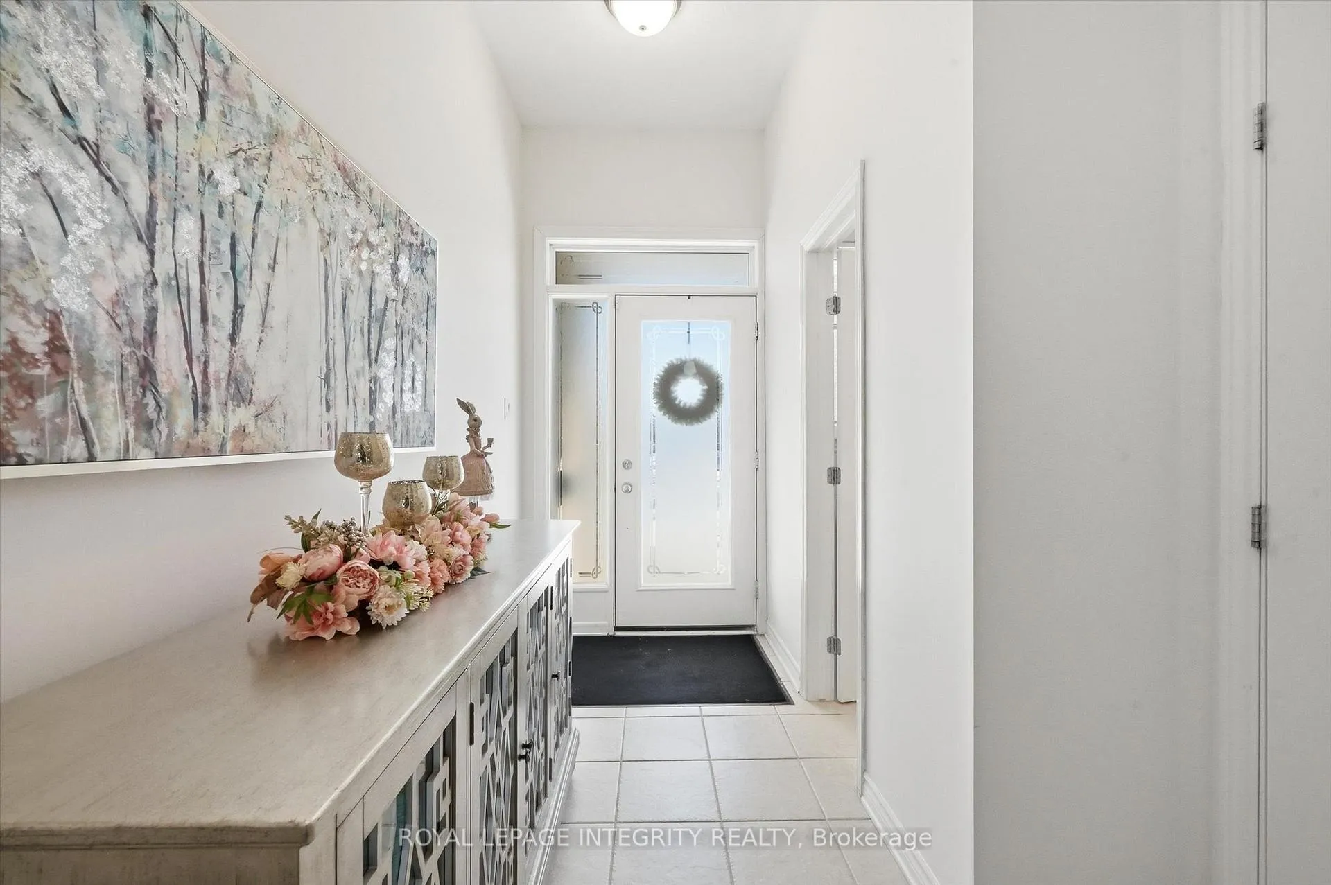 Photo 4 of 418 Rochefort Circle, Ottawa, Avalon West — HOMEH