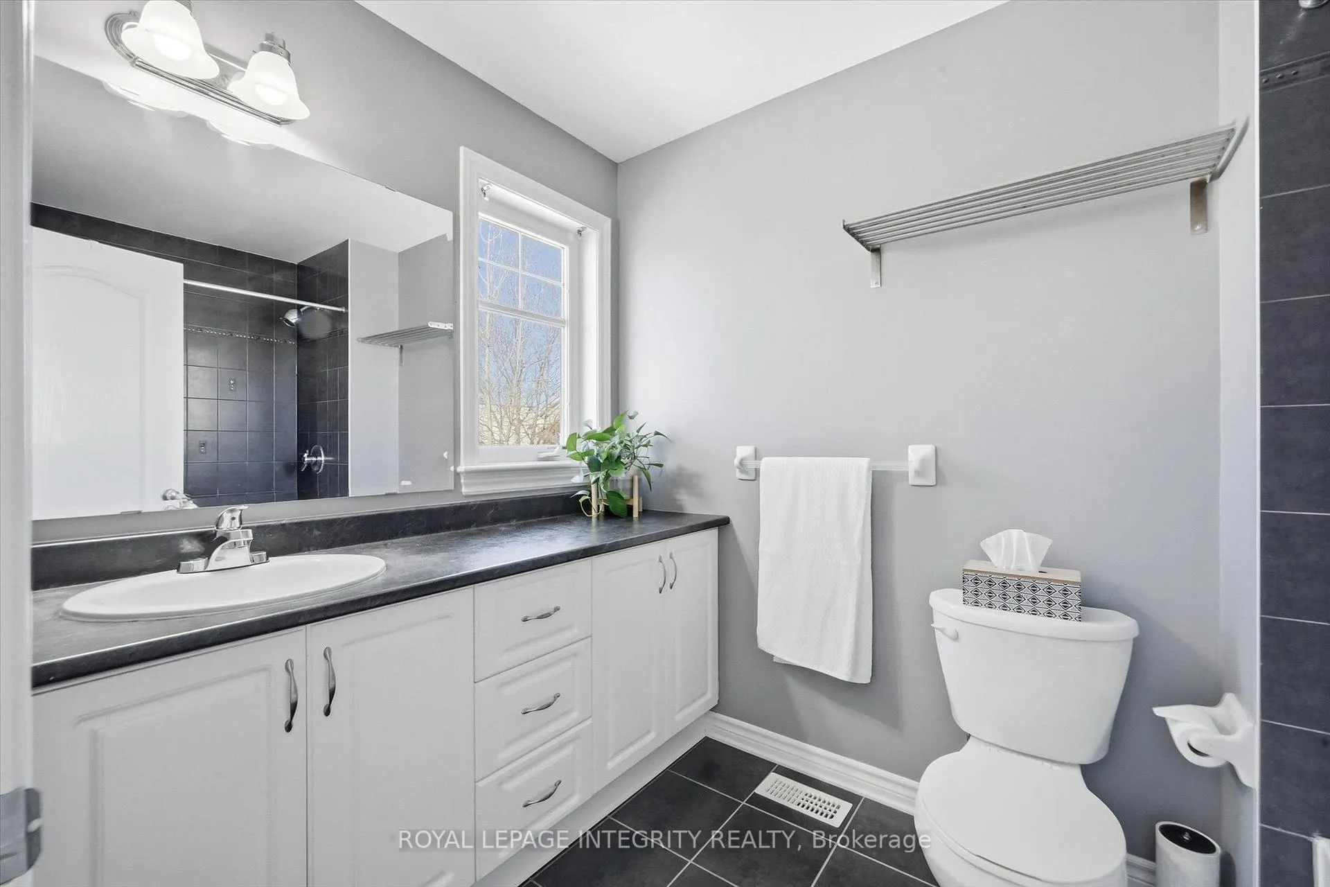 Photo 20 of 418 Rochefort Circle, Ottawa, Avalon West — HOMEH