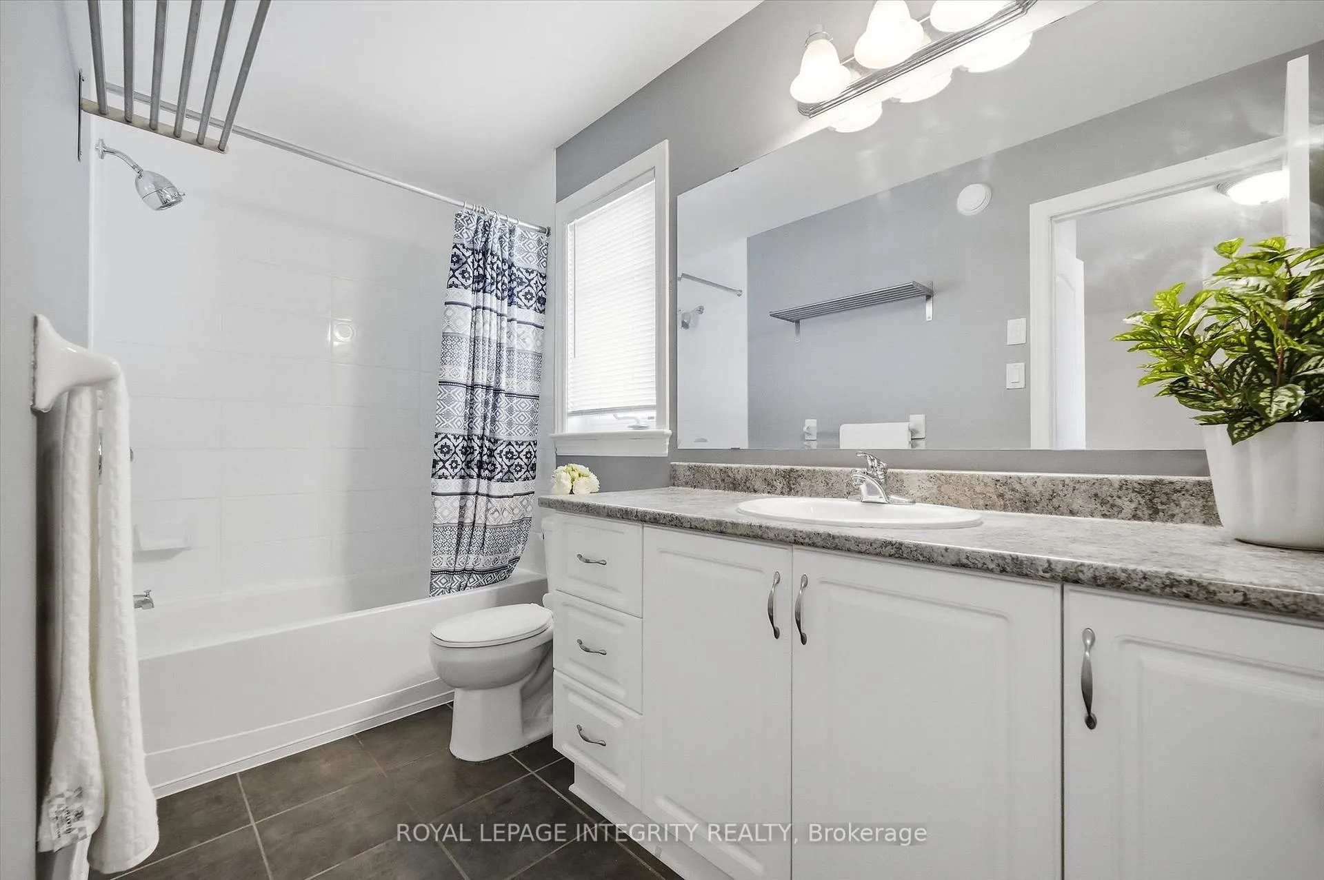 Photo 27 of 418 Rochefort Circle, Ottawa, Avalon West — HOMEH
