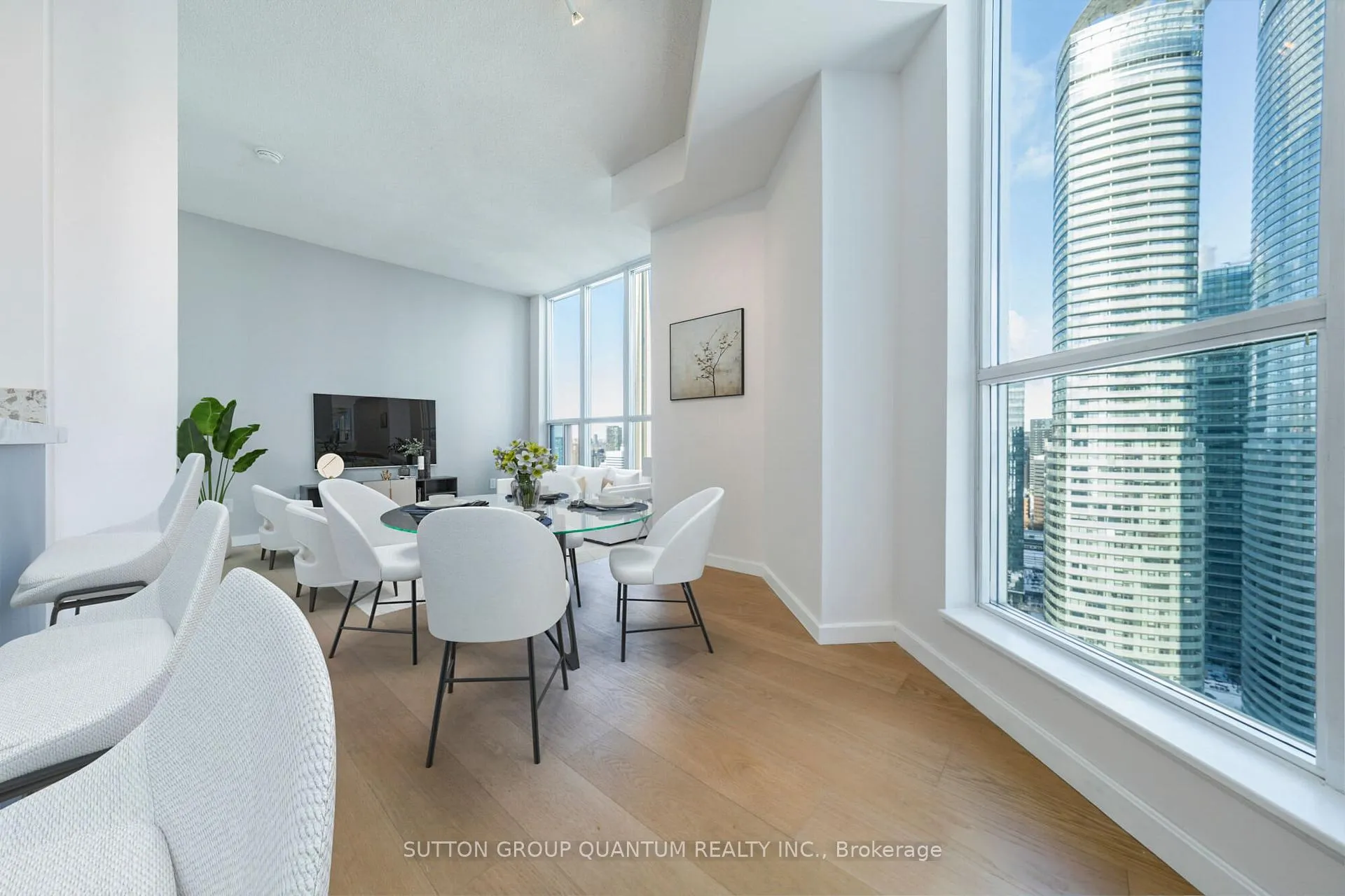 Photo 8 of Unit 3512, 208 Queens Quay W, Toronto, Waterfront Communities — HOMEH