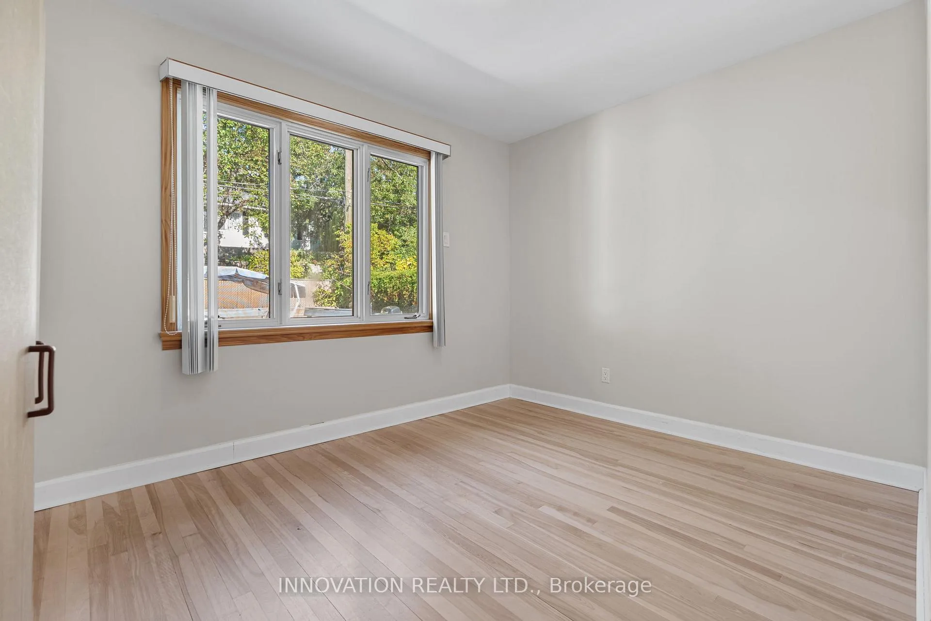 Photo 16 of 1811 Hutton Avenue, Ottawa, Elmvale Acres — HOMEH