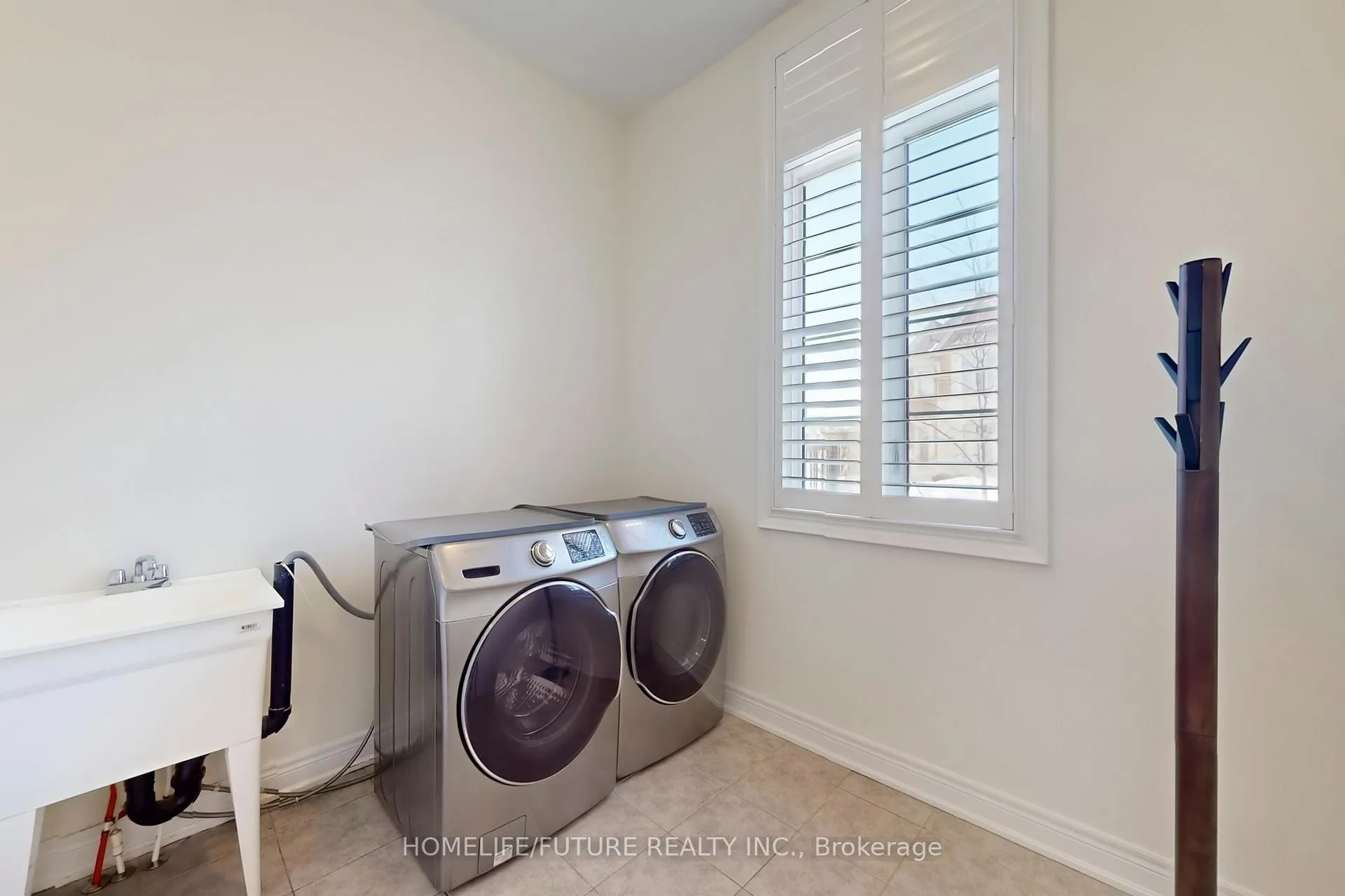 Photo 14 of 44 Micklefield Avenue, Whitby, Rural Whitby — HOMEH