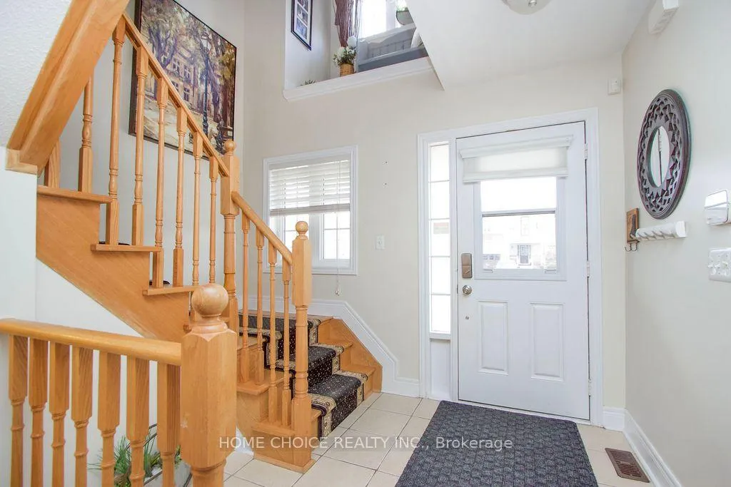 Photo 2 of 200 Bathgate Crescent, Clarington, Courtice — HOMEH
