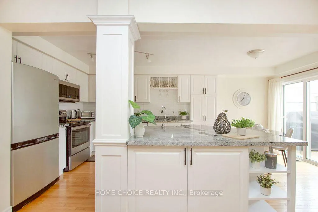 Photo 9 of 200 Bathgate Crescent, Clarington, Courtice — HOMEH