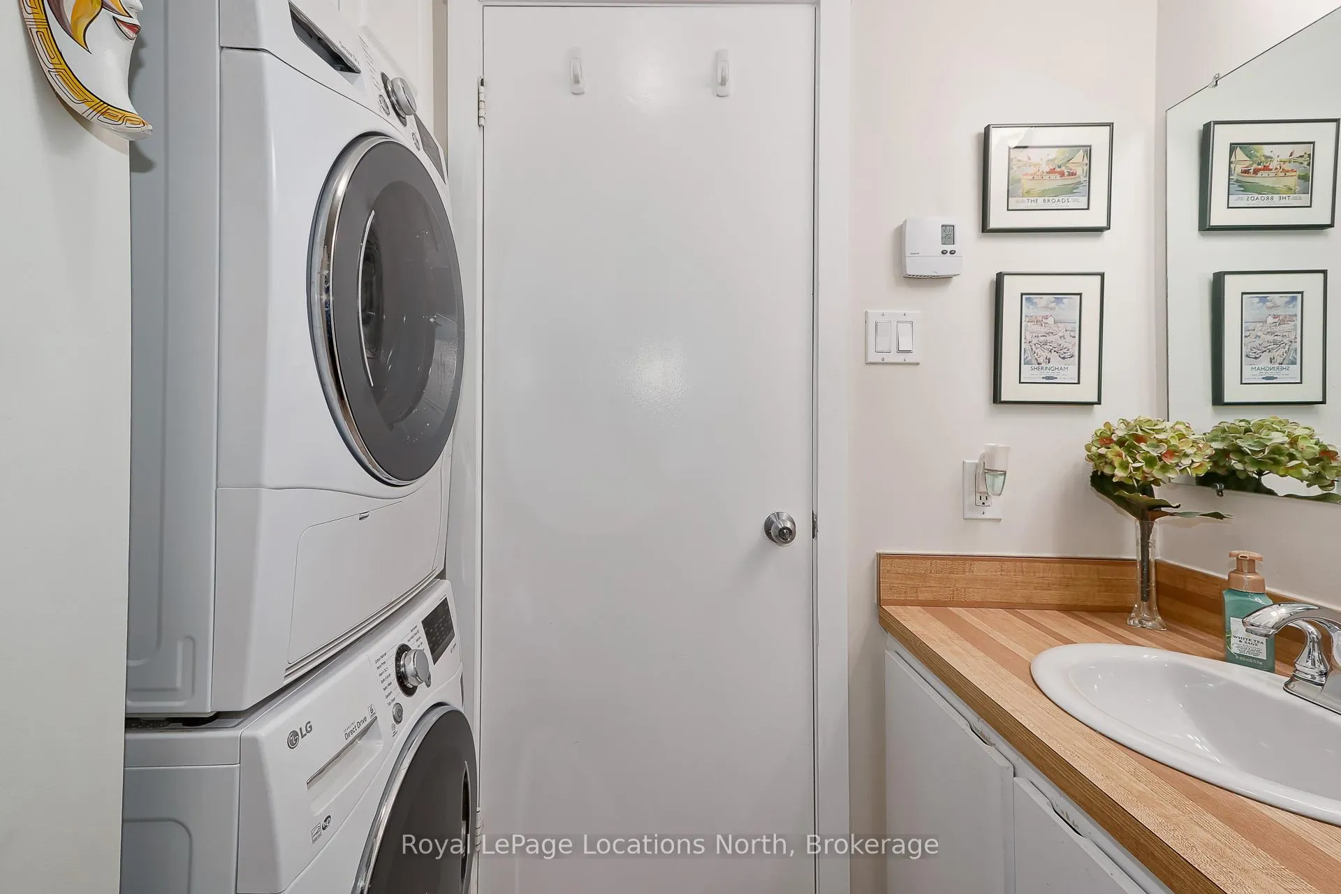 Photo 10 of 172 Escarpment Crescent, Collingwood — HOMEH