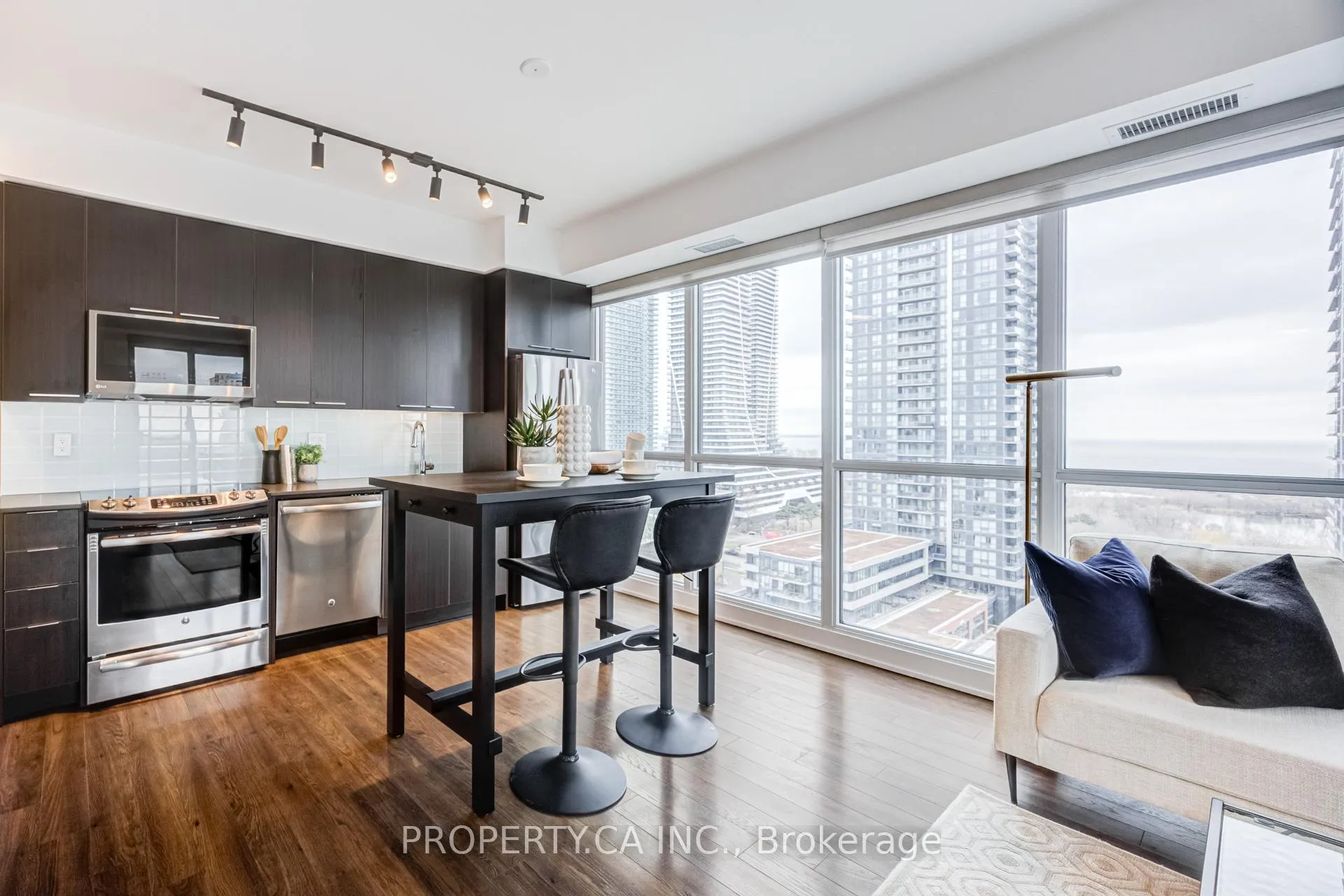 Photo 1 of Unit 1501, 10 Park Lawn Road, Etobicoke, Mimico — HOMEH