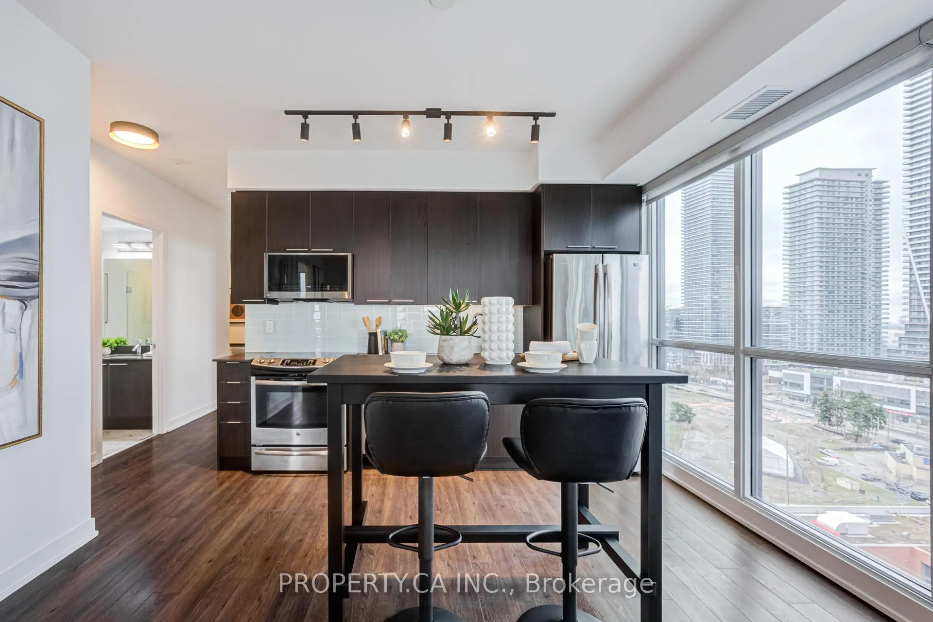 Photo 2 of Unit 1501, 10 Park Lawn Road, Etobicoke, Mimico — HOMEH