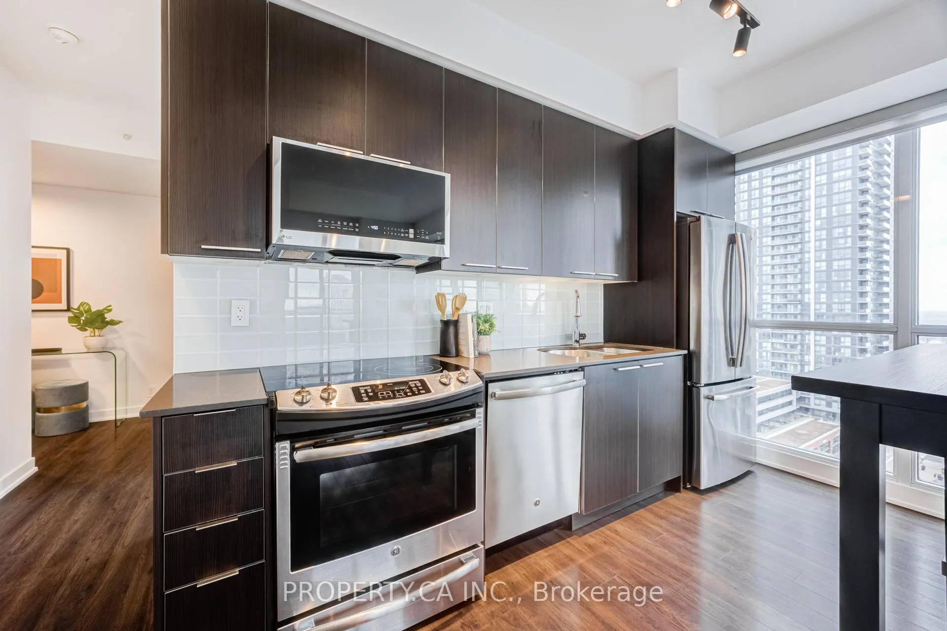 Photo 7 of Unit 1501, 10 Park Lawn Road, Etobicoke, Mimico — HOMEH