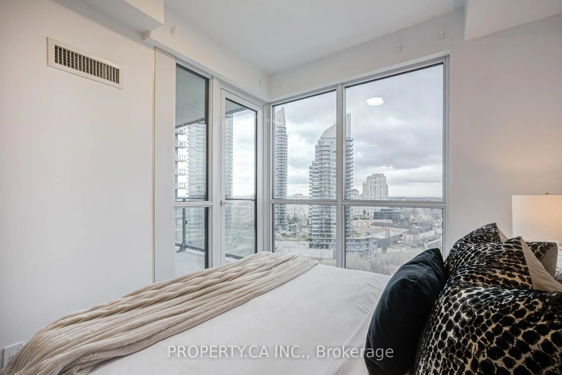 Photo 9 of Unit 1501, 10 Park Lawn Road, Etobicoke, Mimico — HOMEH