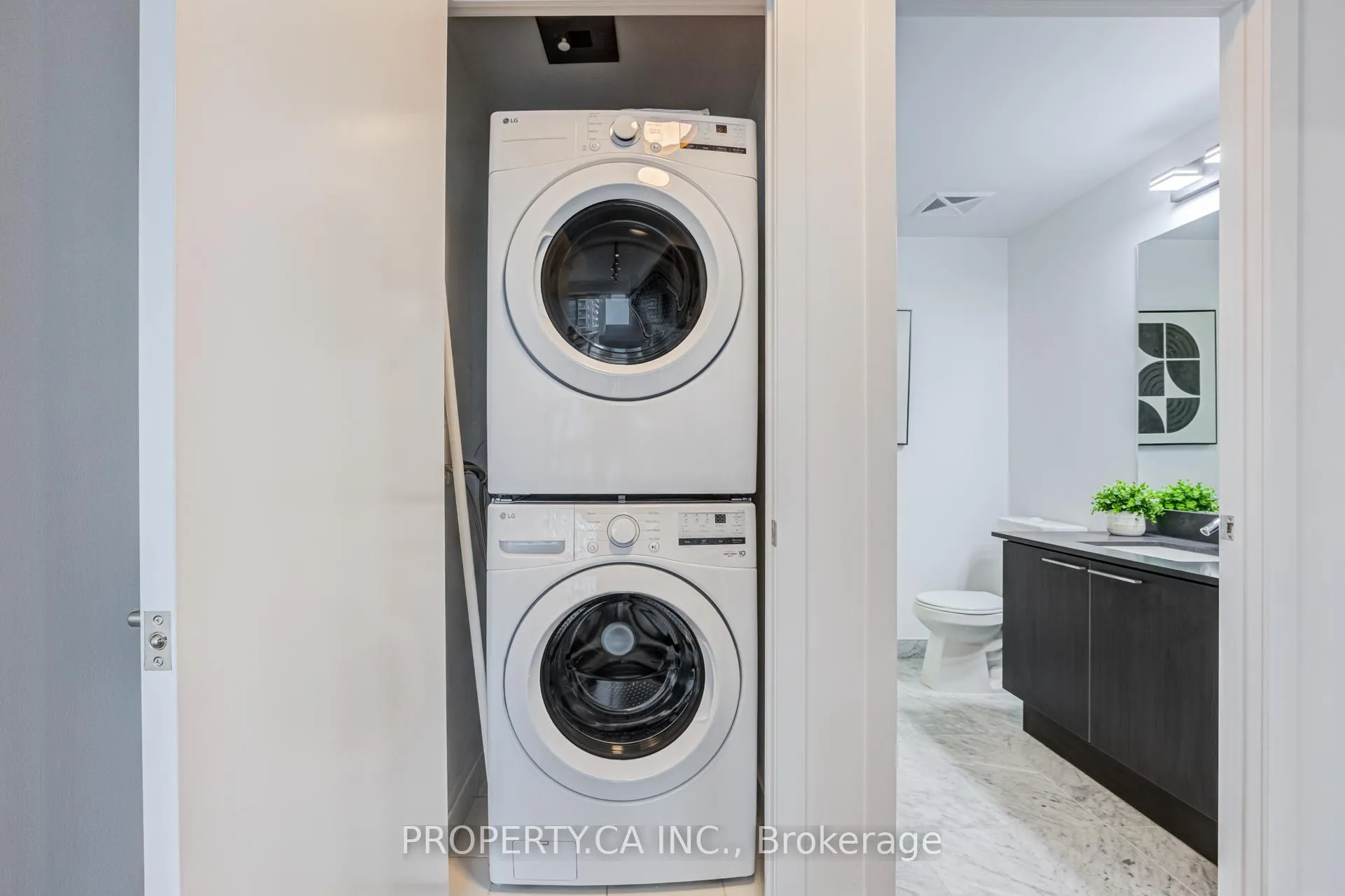 Photo 17 of Unit 1501, 10 Park Lawn Road, Etobicoke, Mimico — HOMEH