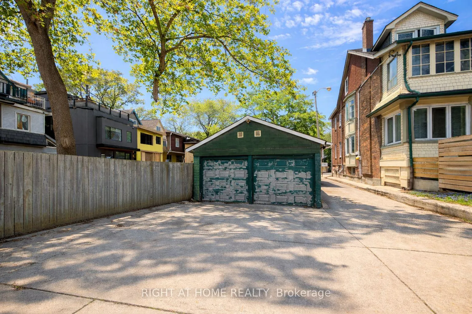 Photo 10 of 341 Sunnyside Avenue, Toronto, High Park-Swansea — HOMEH