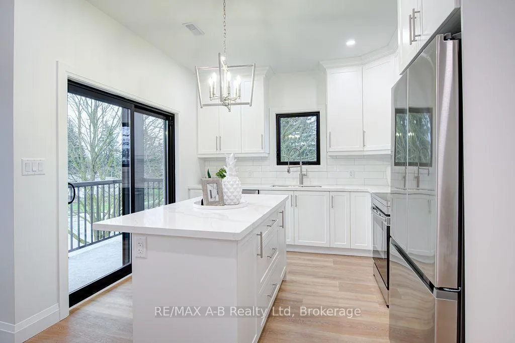 Photo 6 of 312 Forman Avenue, Stratford — HOMEH