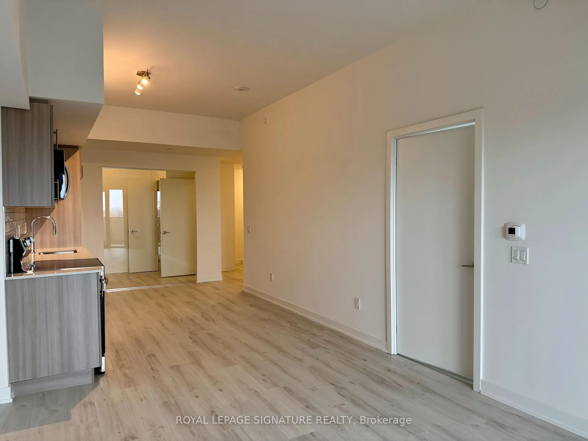Photo 10 of Unit 409, 1010 Sandy Beach Road, Pickering, Bay Ridges — HOMEH
