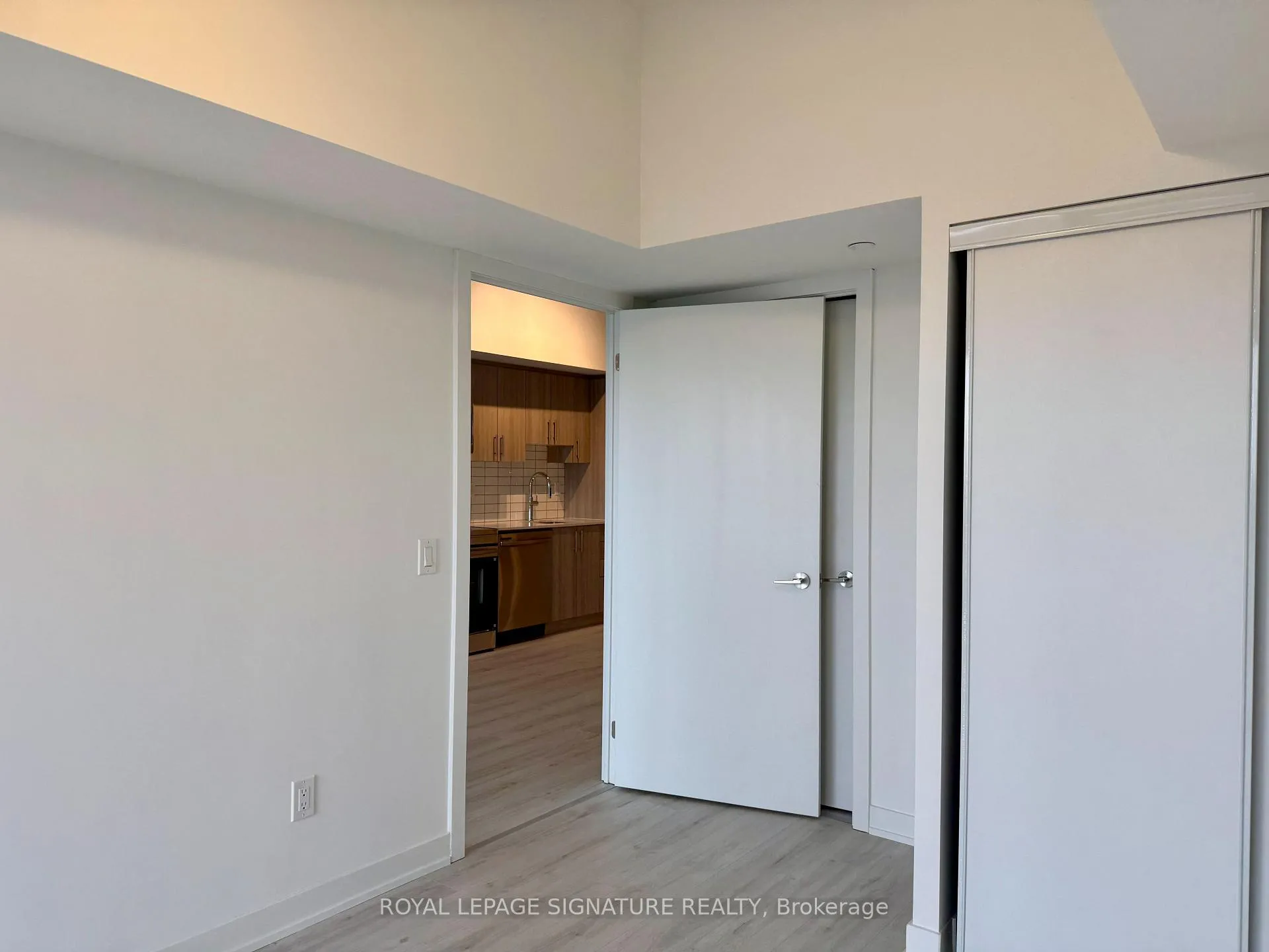 Photo 13 of Unit 409, 1010 Sandy Beach Road, Pickering, Bay Ridges — HOMEH