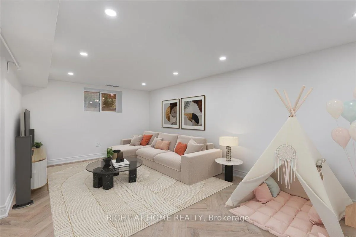 Photo 37 of 497 Broadway Avenue, Toronto, Leaside — HOMEH