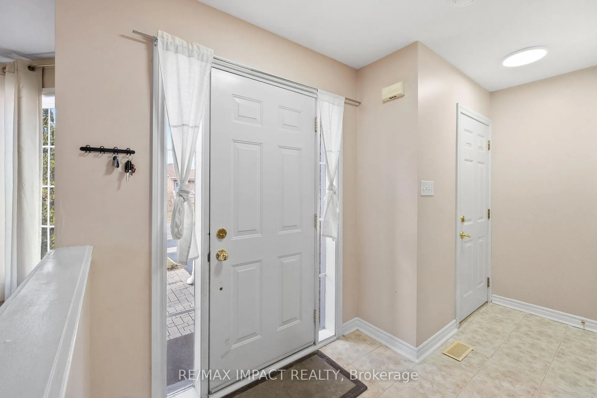 Photo 11 of 766 Munson Crescent, Cobourg — HOMEH
