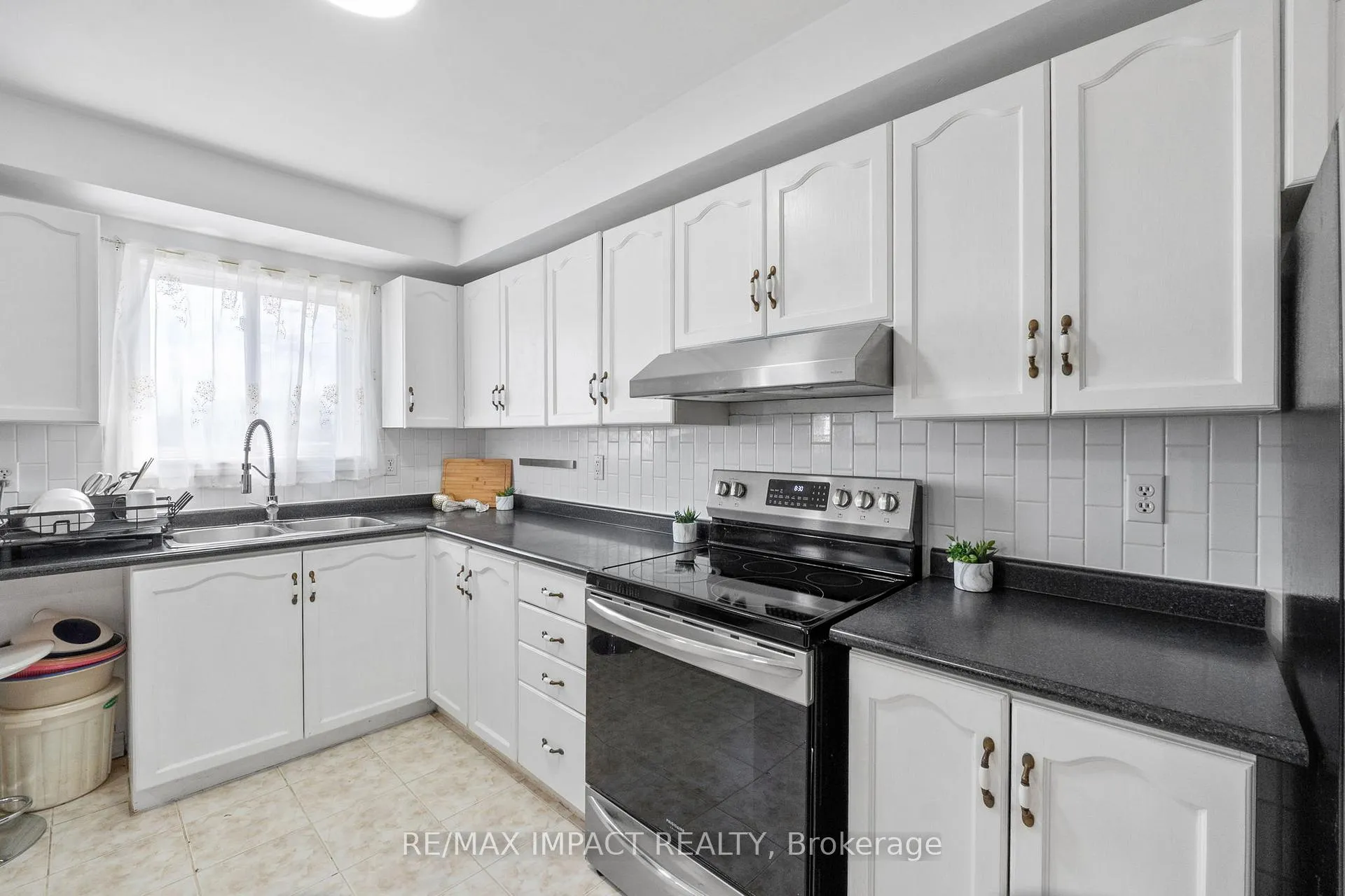 Photo 18 of 766 Munson Crescent, Cobourg — HOMEH