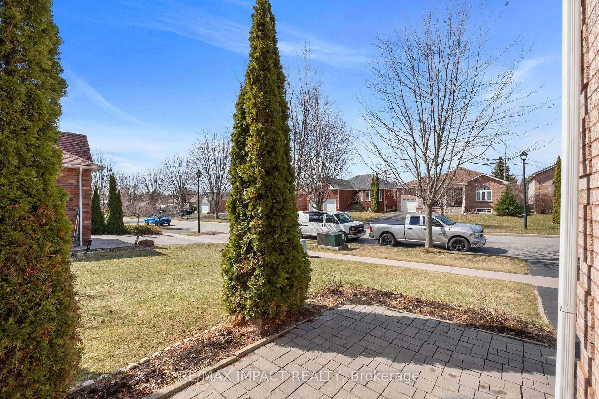 Photo 5 of 766 Munson Crescent, Cobourg — HOMEH