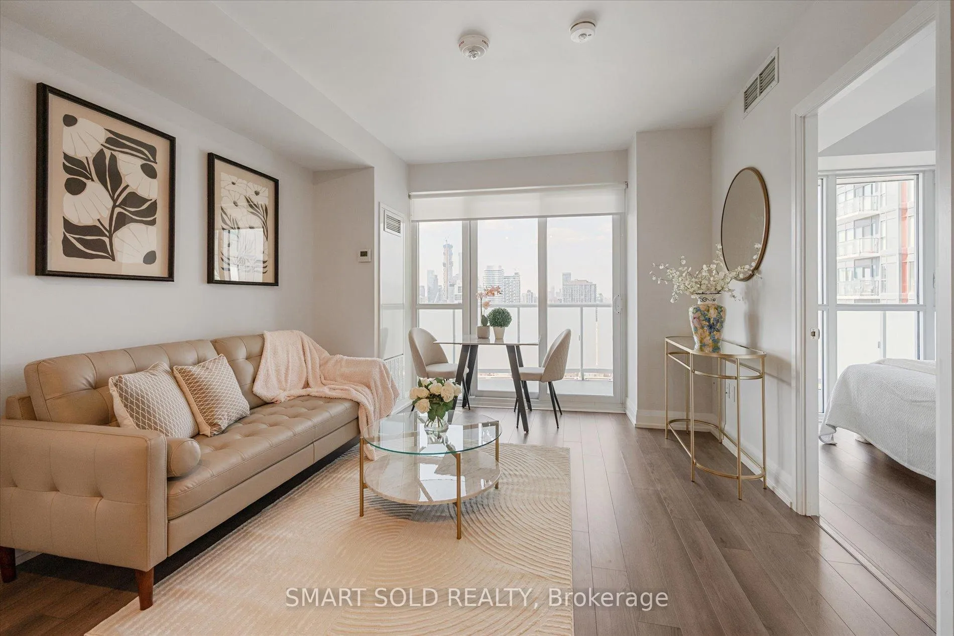 Photo 9 of Unit 3308, 77 Mutual St Street, Toronto, Church-Yonge Corridor — HOMEH