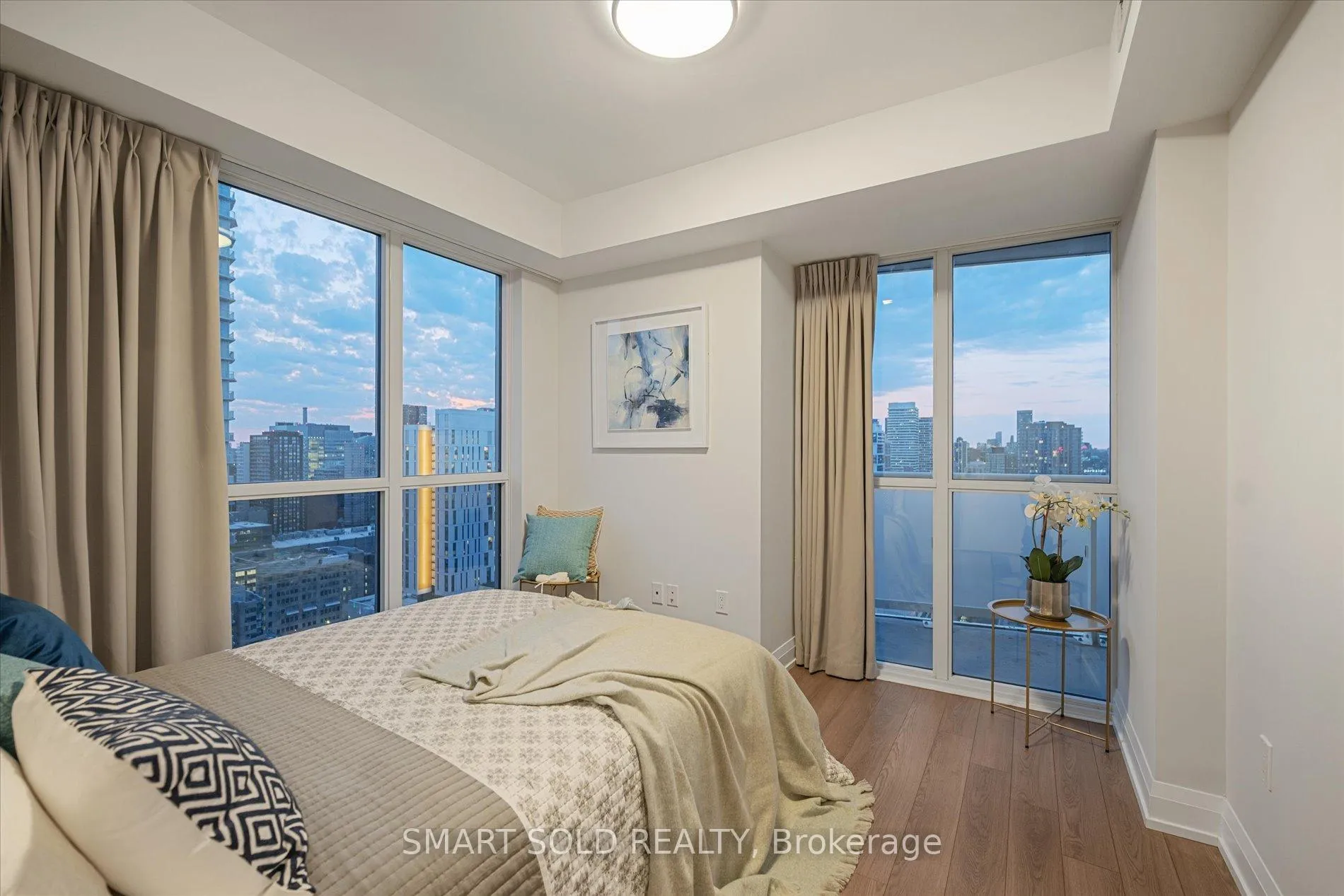 Photo 27 of Unit 3308, 77 Mutual St Street, Toronto, Church-Yonge Corridor — HOMEH