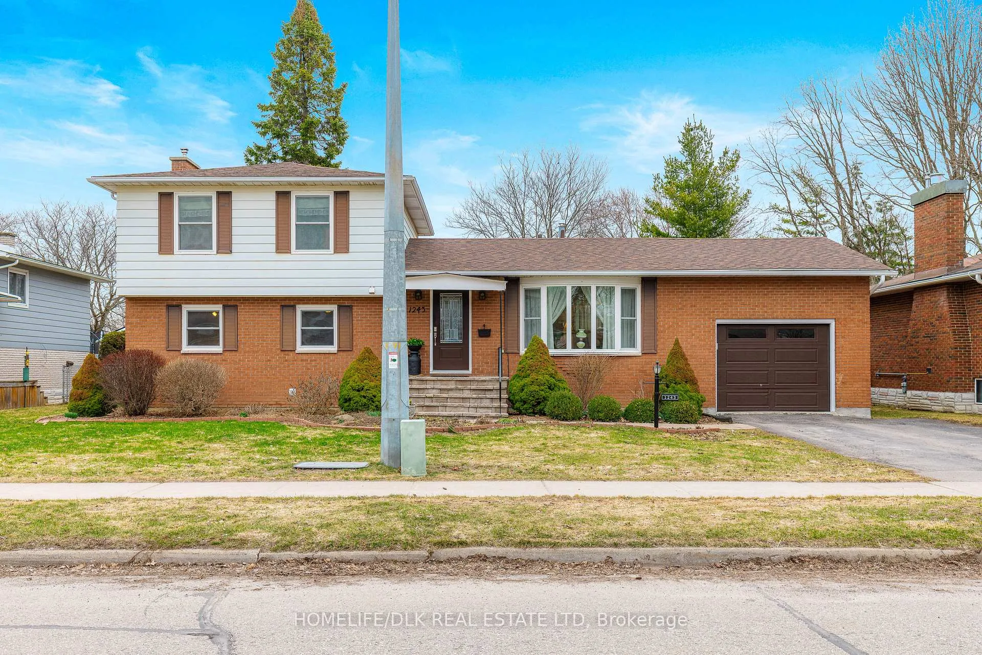 Front of 1243 Alwington Street