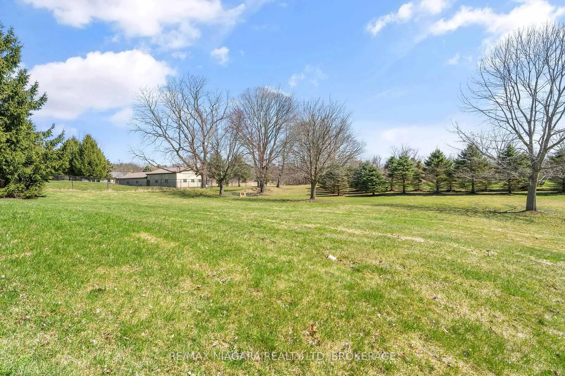 Photo 2 of 1165 Cream Street, Pelham, Fenwick — HOMEH