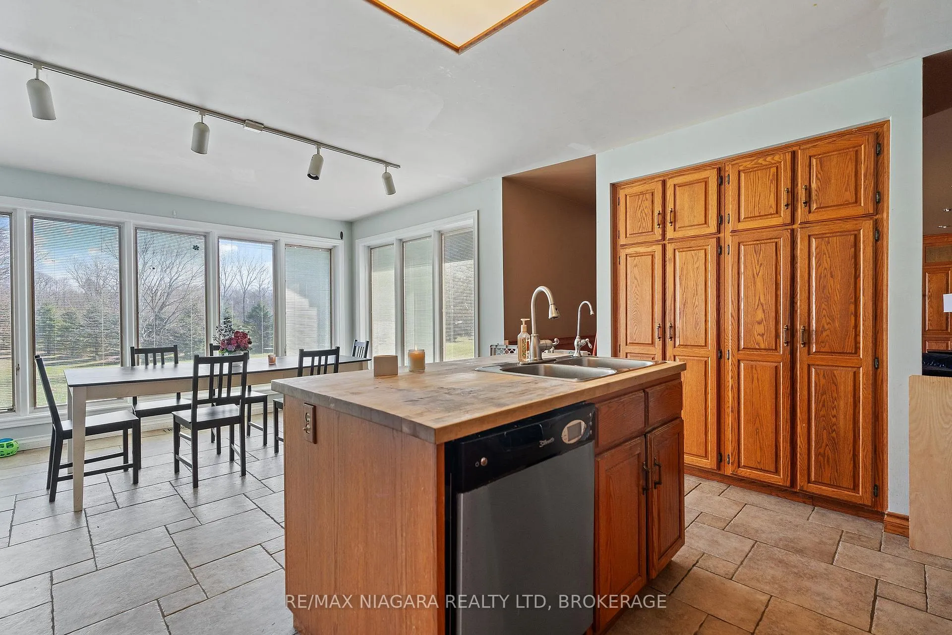 Photo 13 of 1165 Cream Street, Pelham, Fenwick — HOMEH