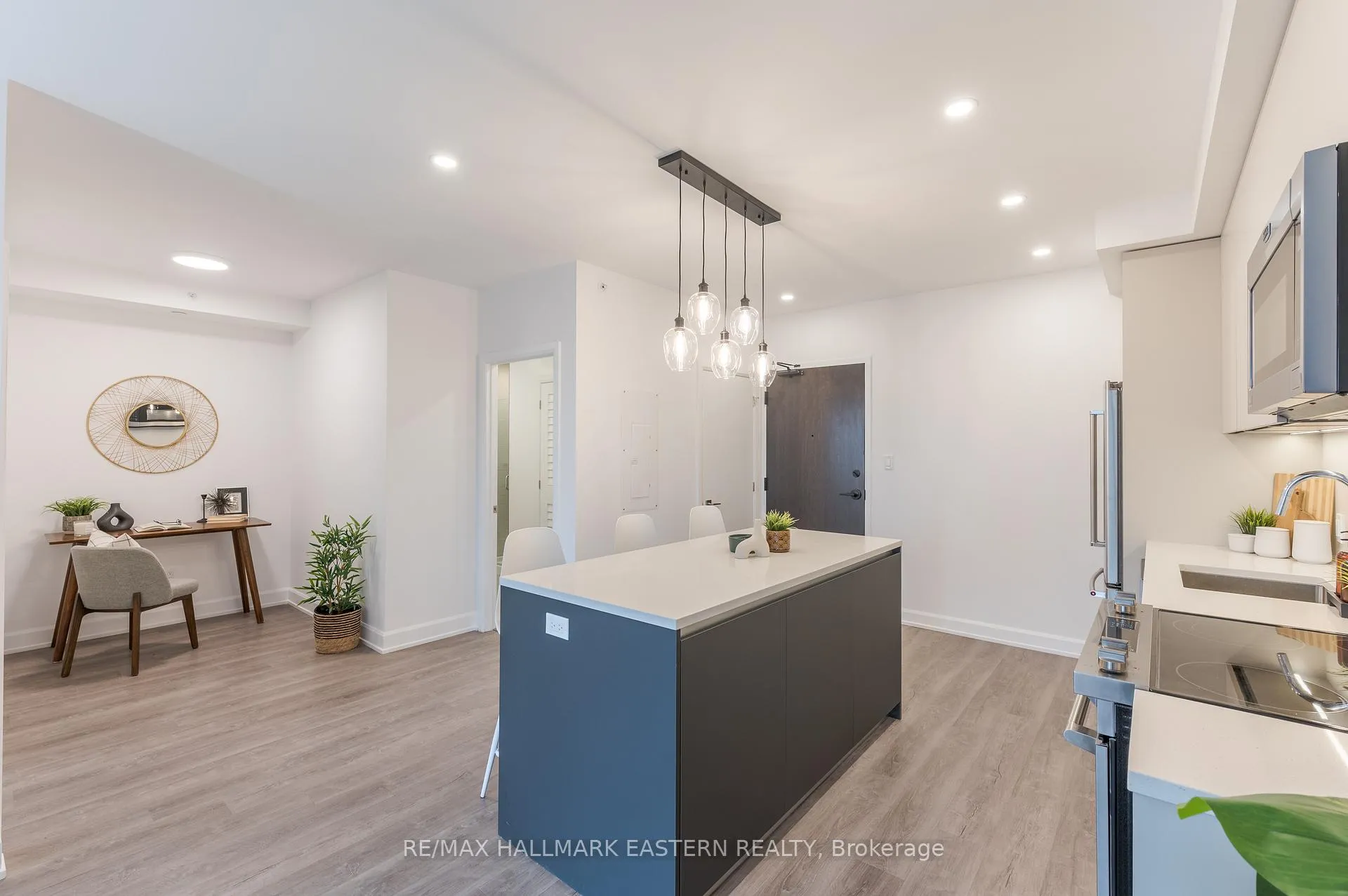 Photo 4 of Unit 505, 195 Hunter Street E, Peterborough, Ashburnham Ward 4 — HOMEH