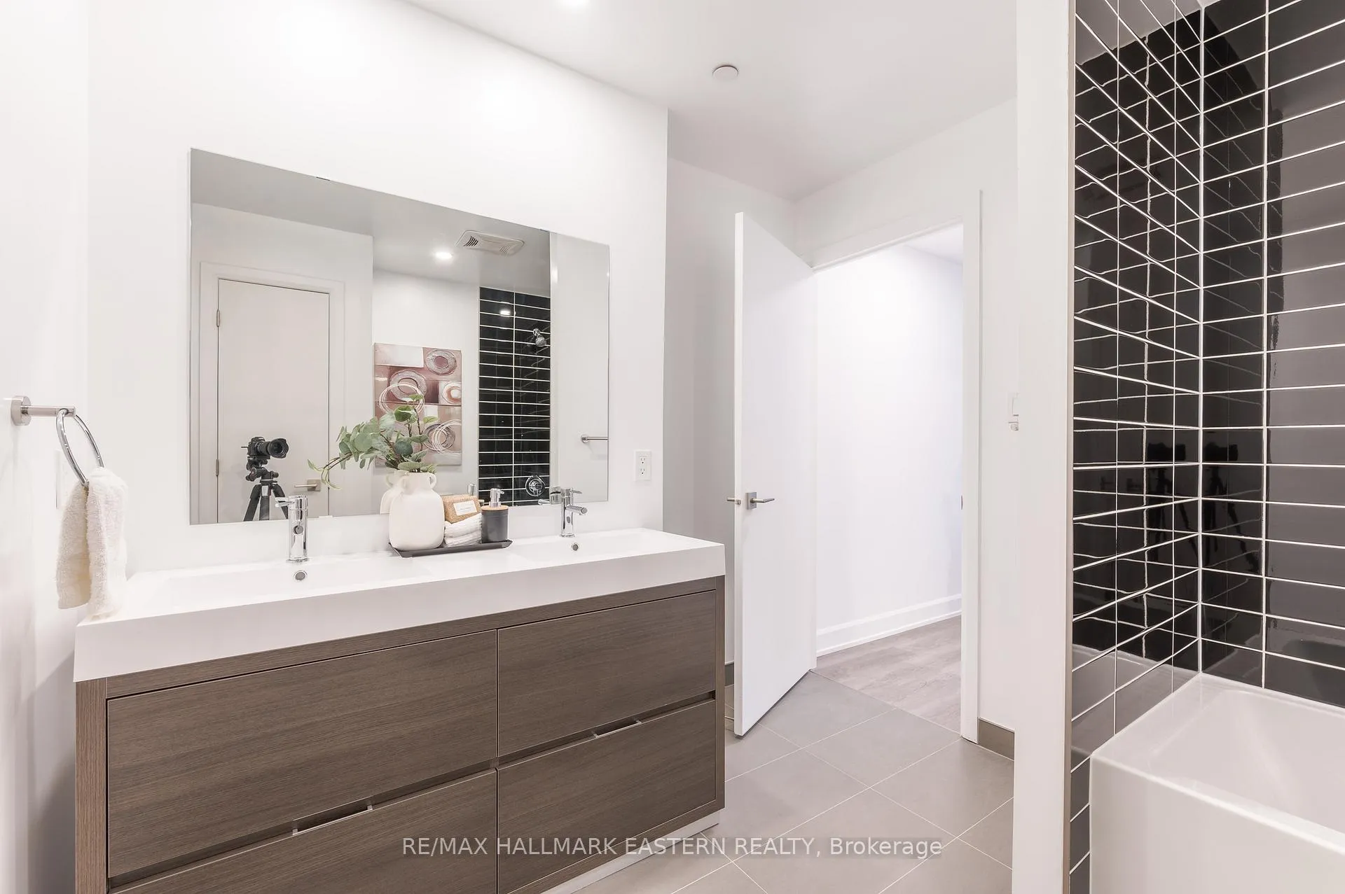 Photo 19 of Unit 505, 195 Hunter Street E, Peterborough, Ashburnham Ward 4 — HOMEH
