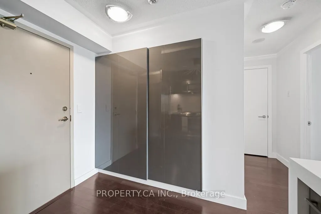 Photo 2 of Unit 1503, 909 Bay Street, Toronto, Bay Street Corridor — HOMEH