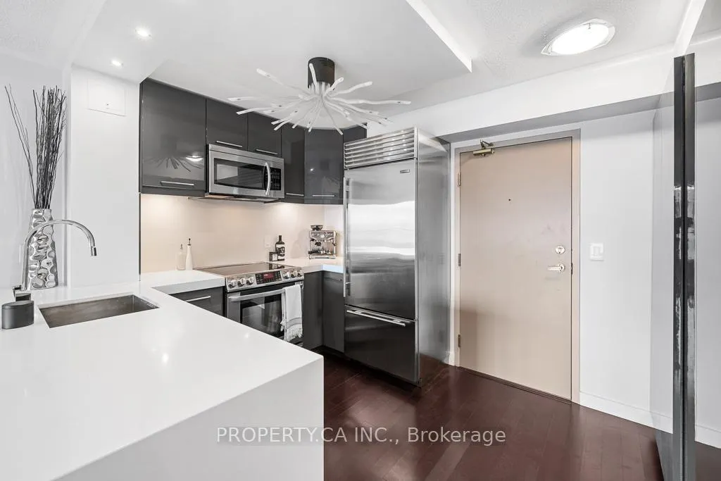 Photo 5 of Unit 1503, 909 Bay Street, Toronto, Bay Street Corridor — HOMEH