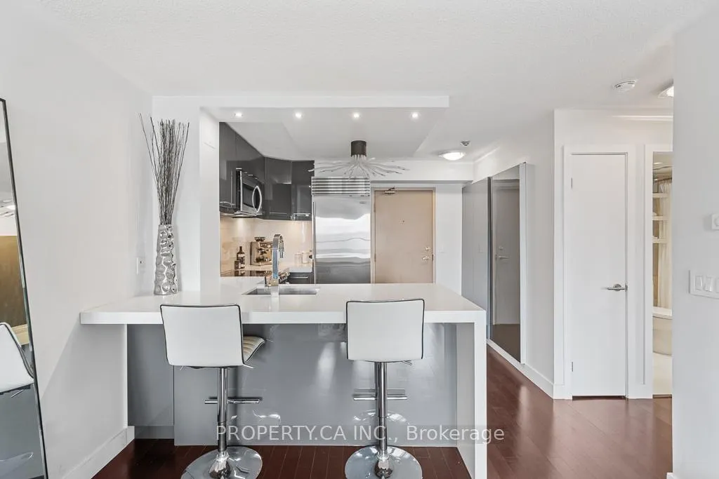 Photo 6 of Unit 1503, 909 Bay Street, Toronto, Bay Street Corridor — HOMEH