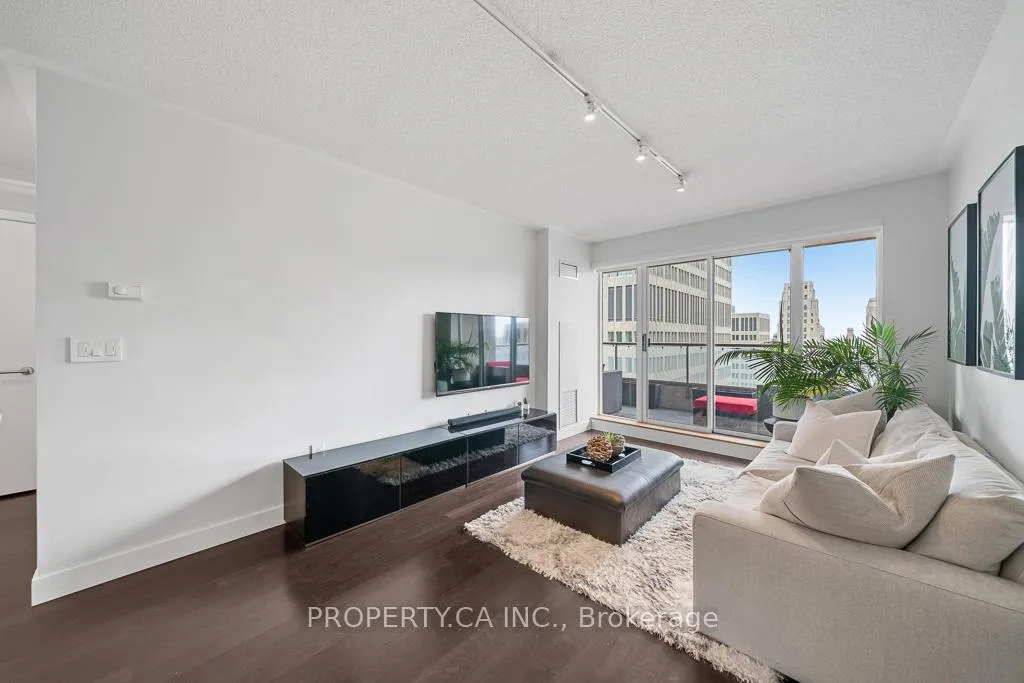 Photo 8 of Unit 1503, 909 Bay Street, Toronto, Bay Street Corridor — HOMEH